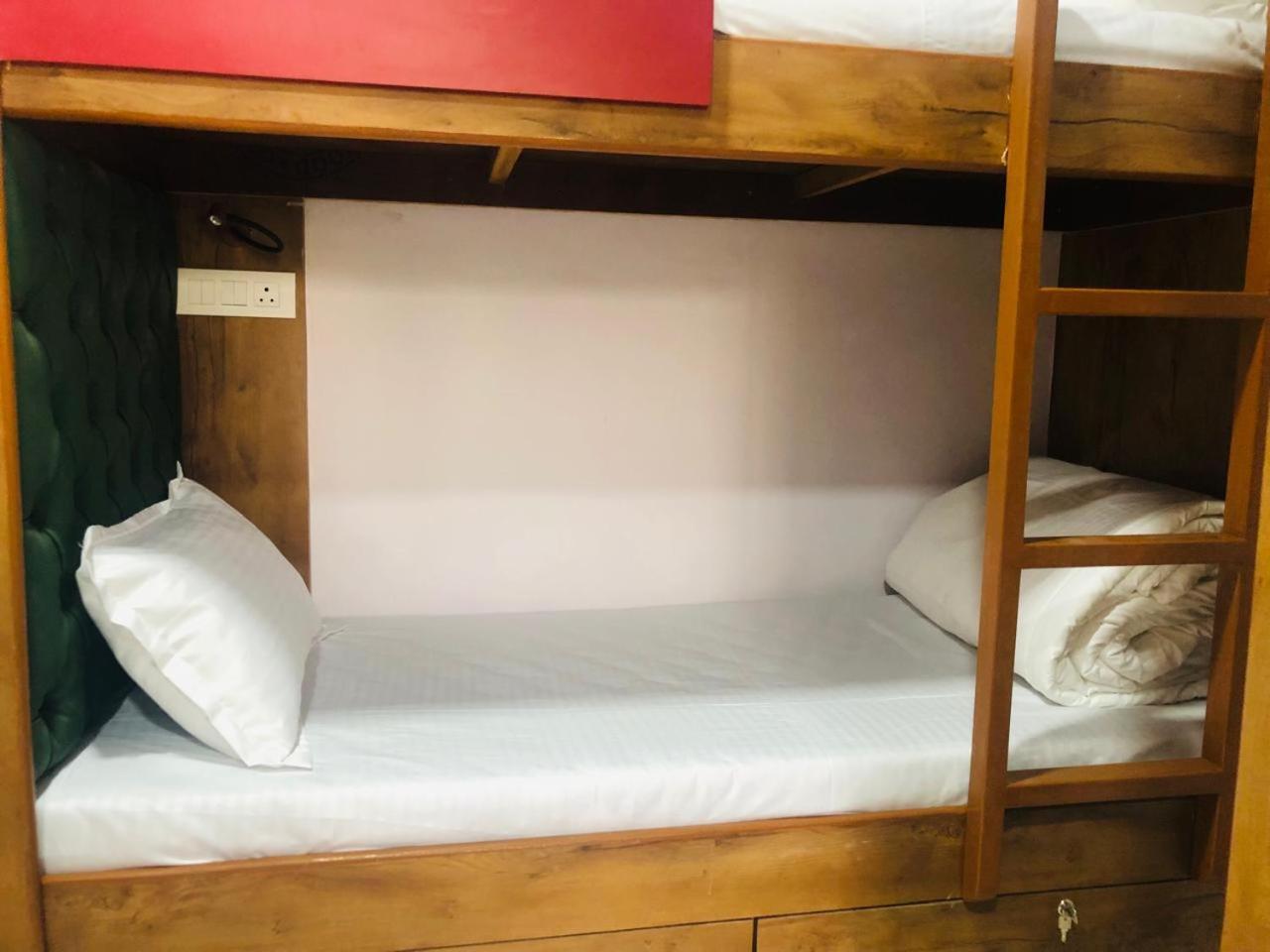 Hotel Everest And