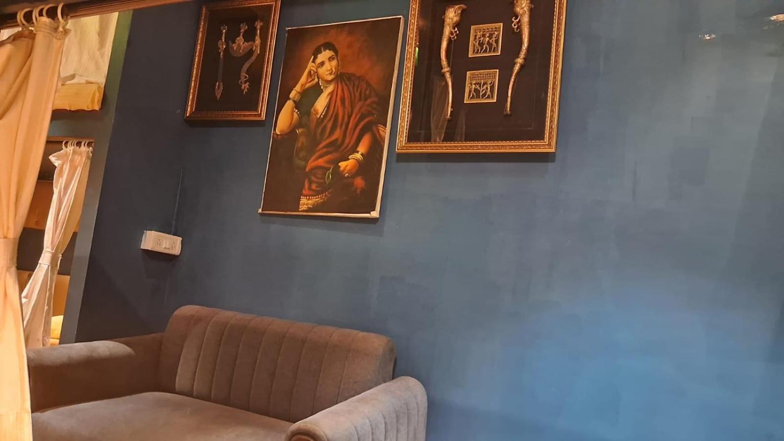 Hostel Sinhassan Juhu Mumbai
