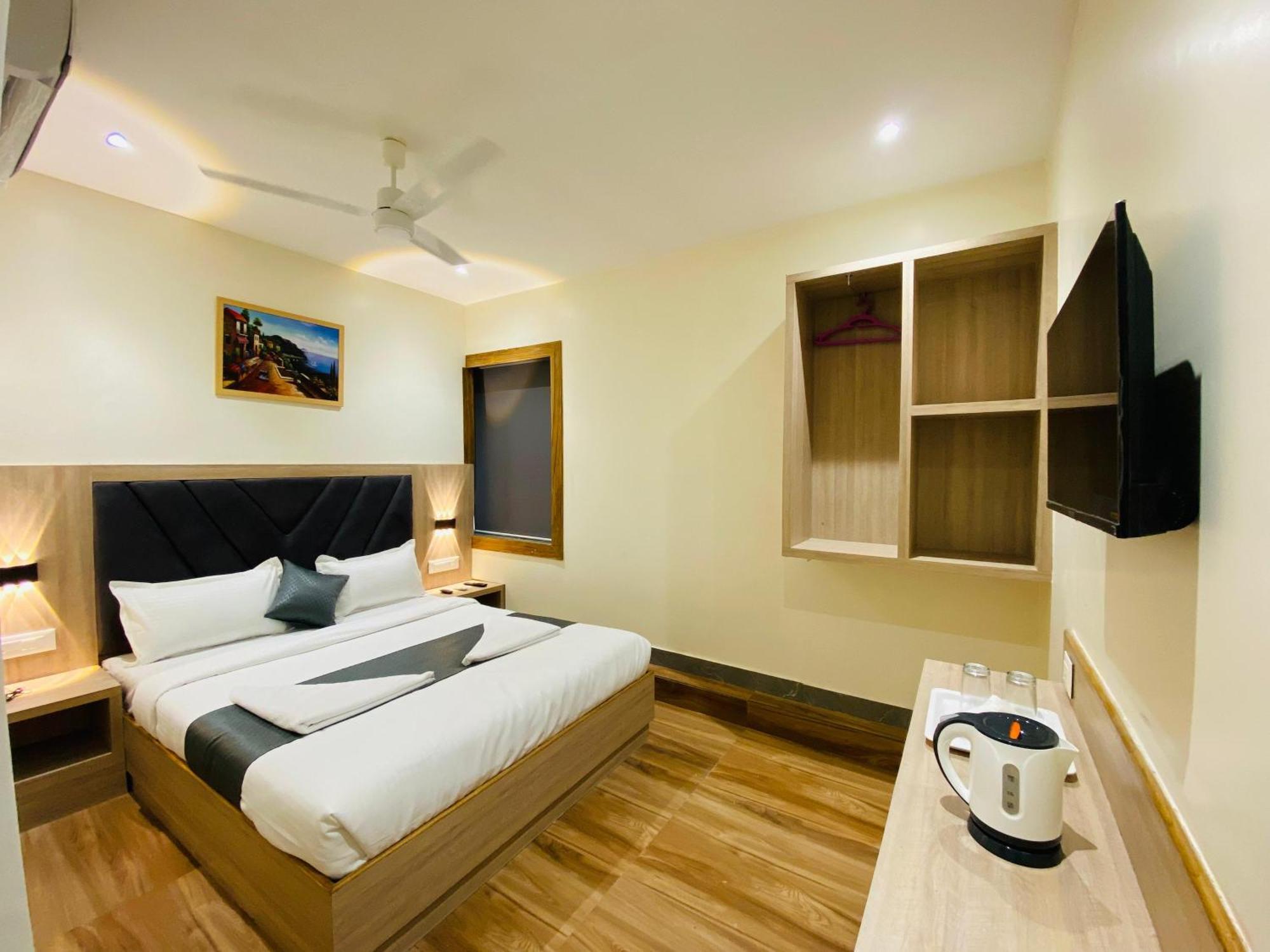 Glitz Riza - Nr Nesco Exhibition Centre Goregaon Guest house