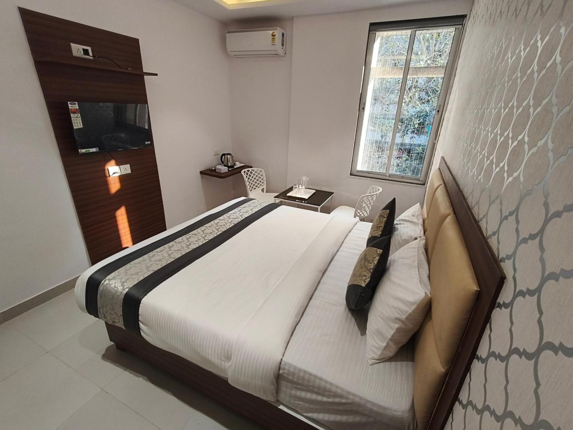 Morya Residency Parel