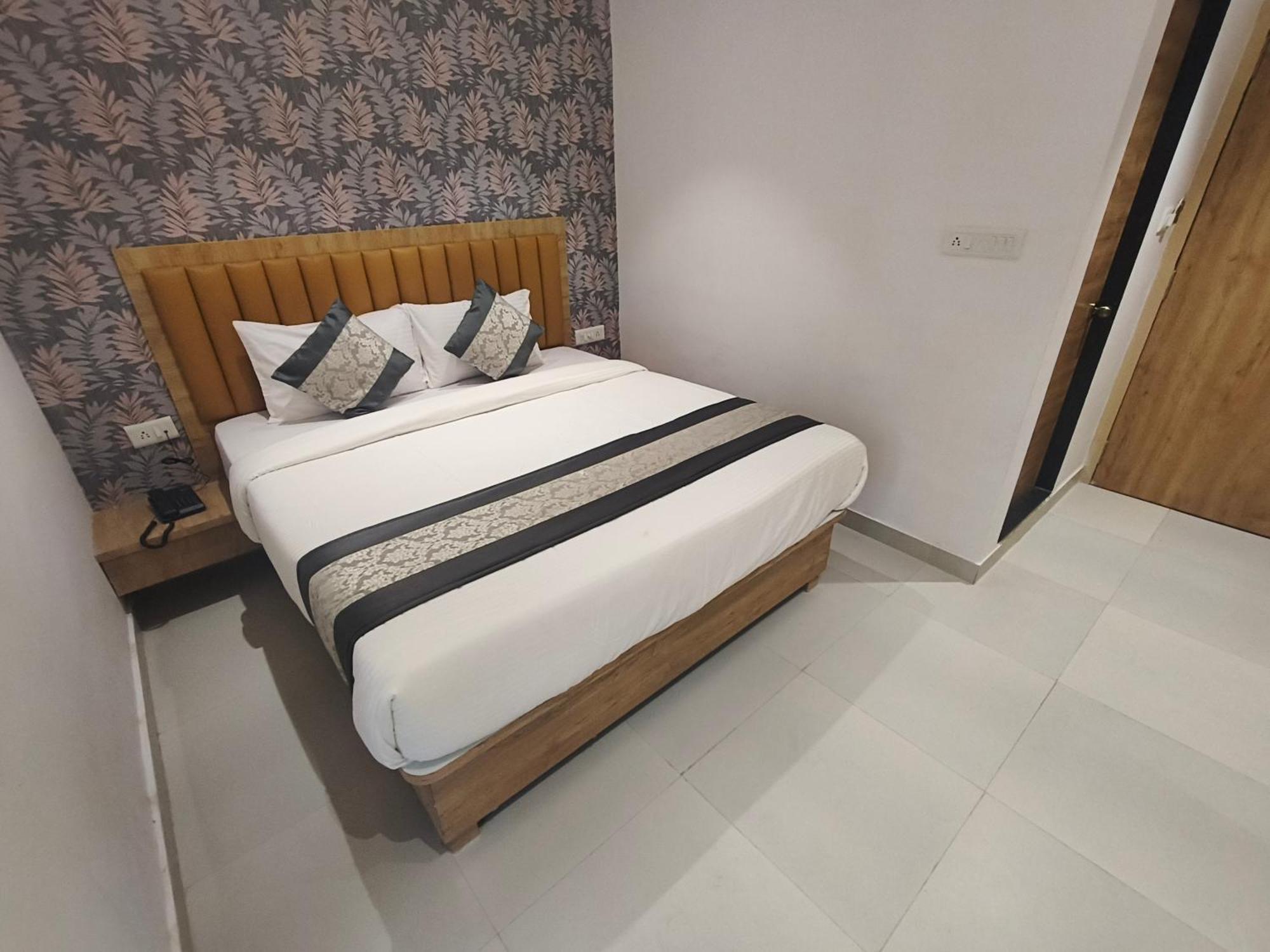 Morya Residency Parel