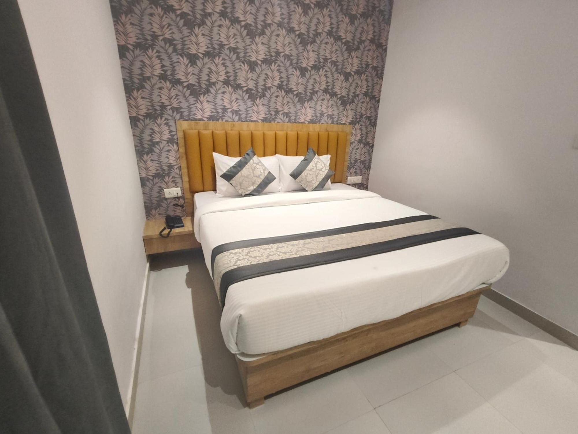 Morya Residency Parel Hotel