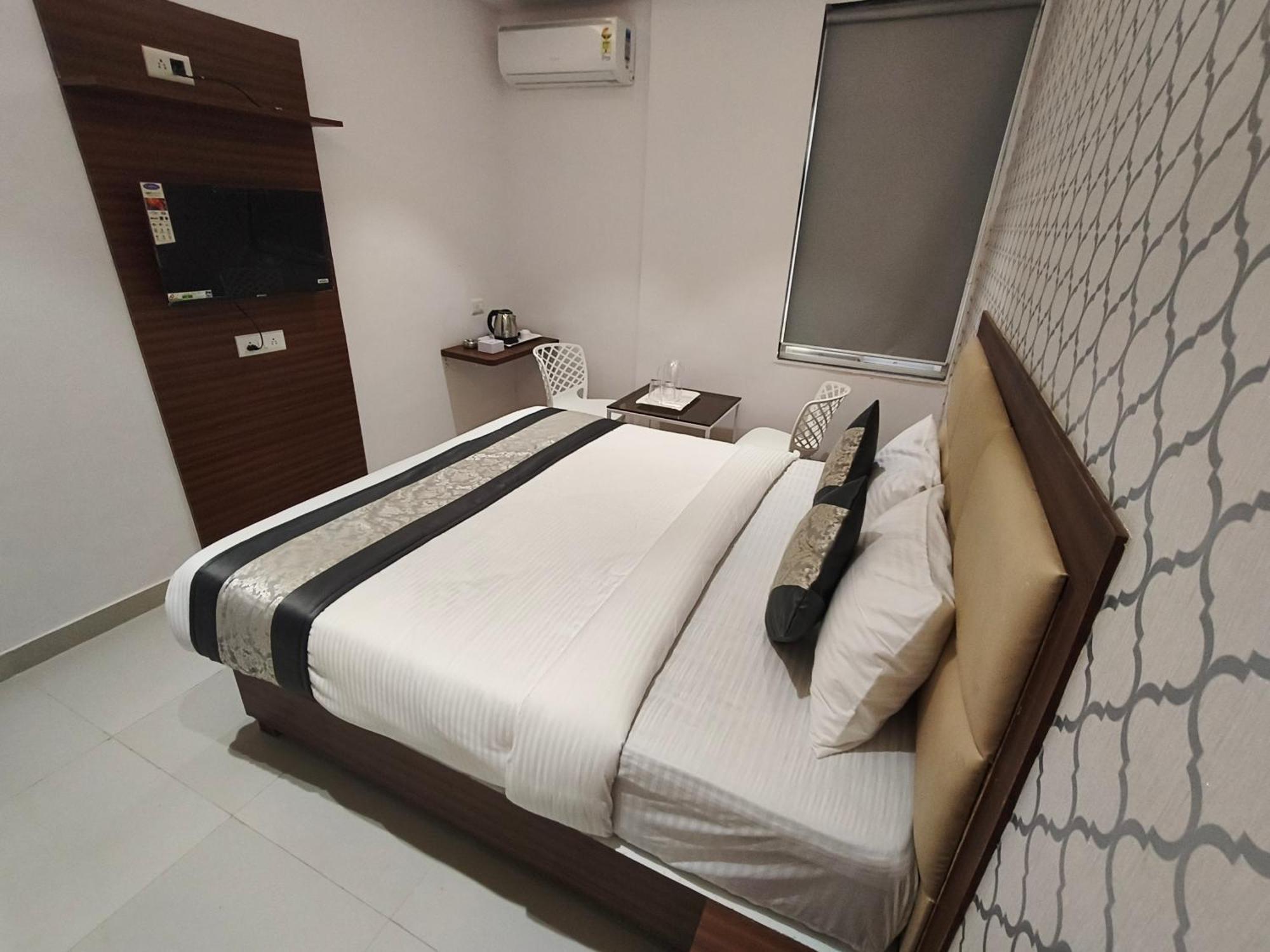 Morya Residency Parel