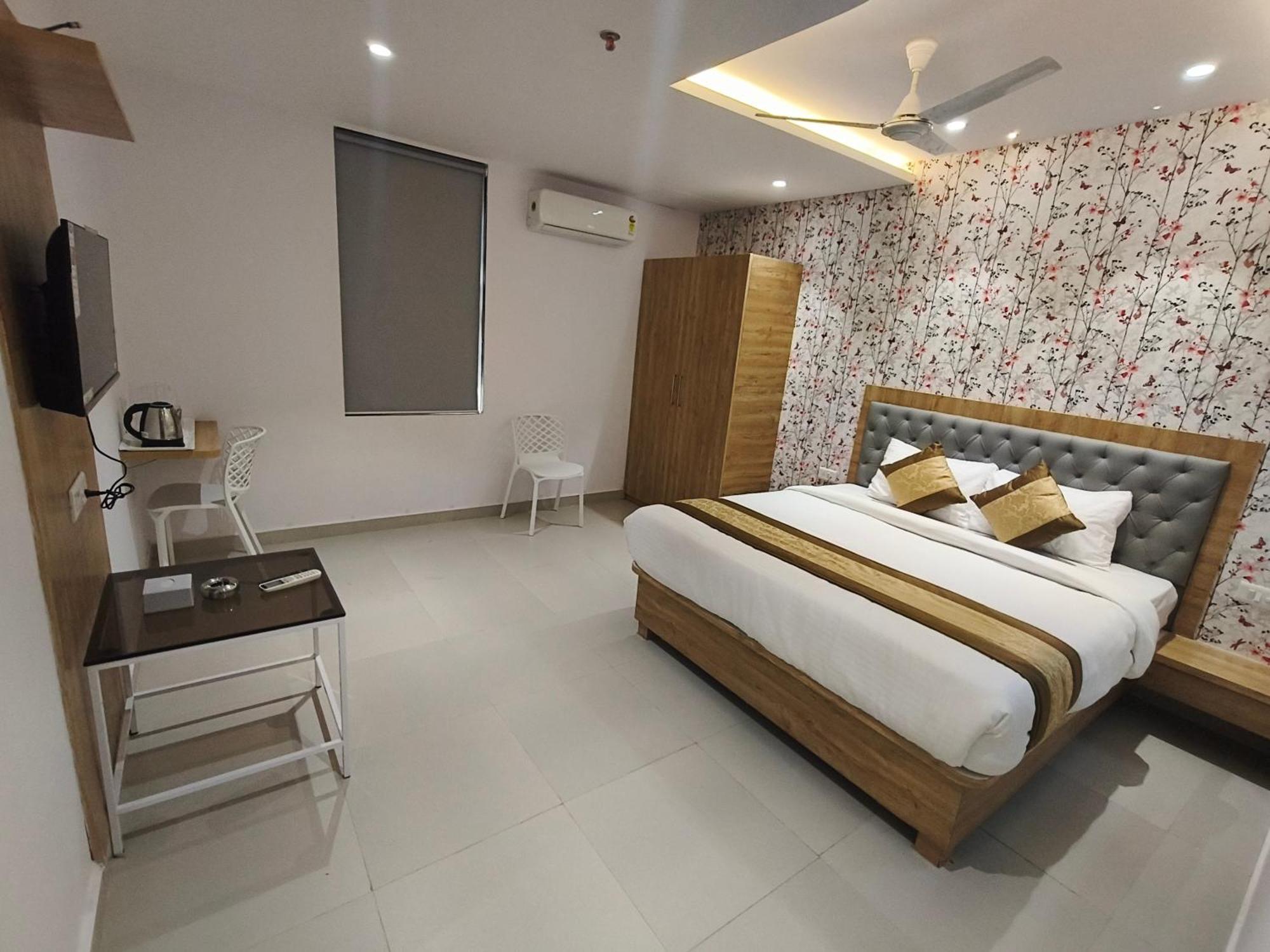 Hotel Morya Residency Parel Mumbai