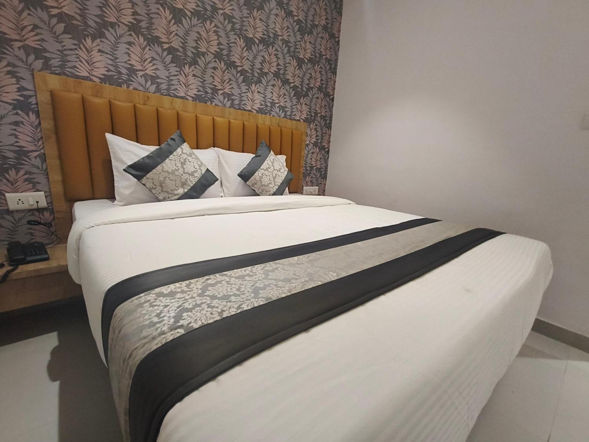 Morya Residency Parel Hotel