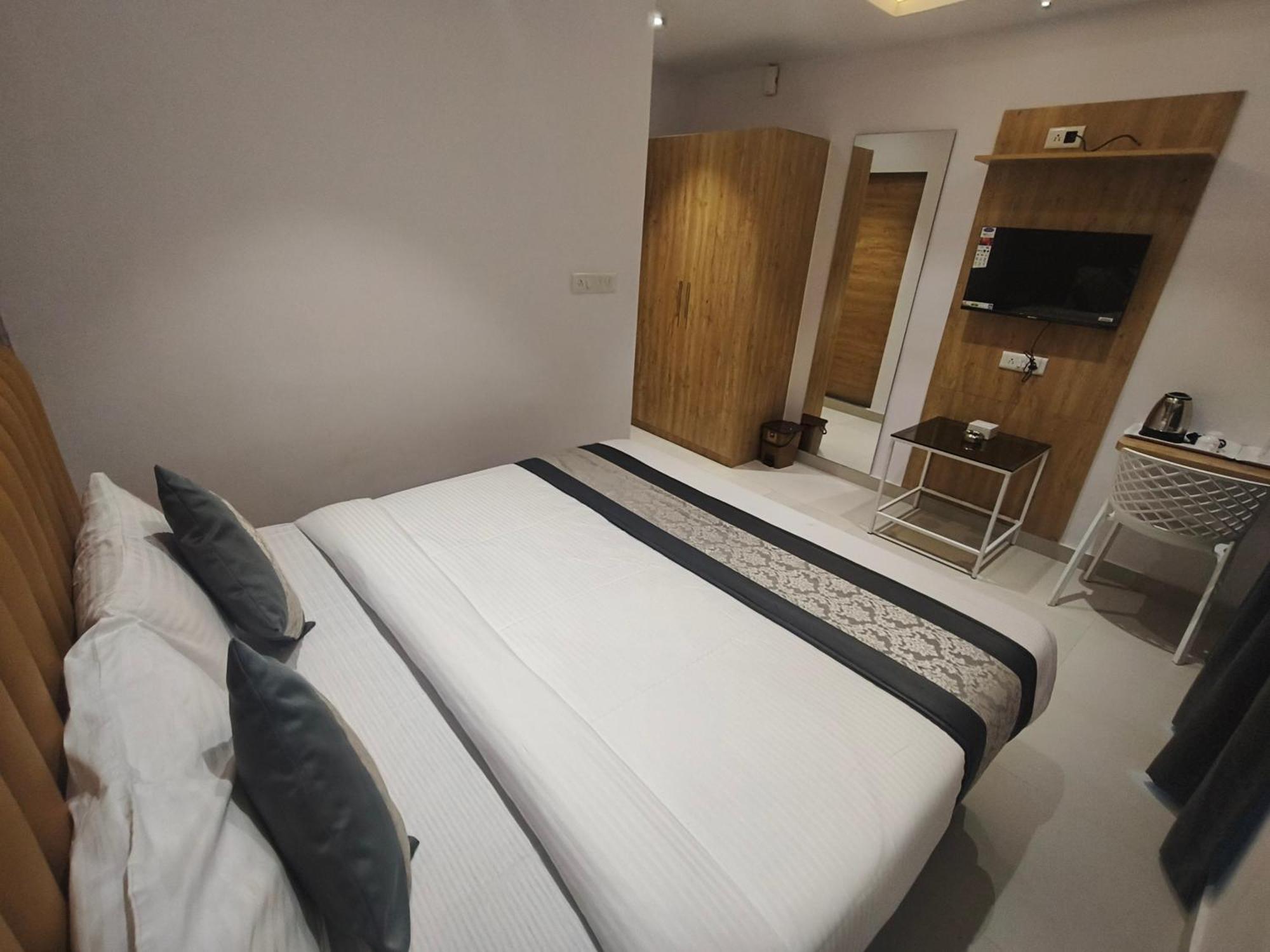Morya Residency Parel Hotel Mumbai
