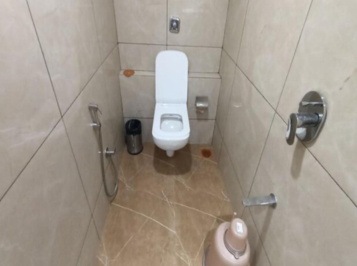 Glitz Lavender- Nr International Airport *