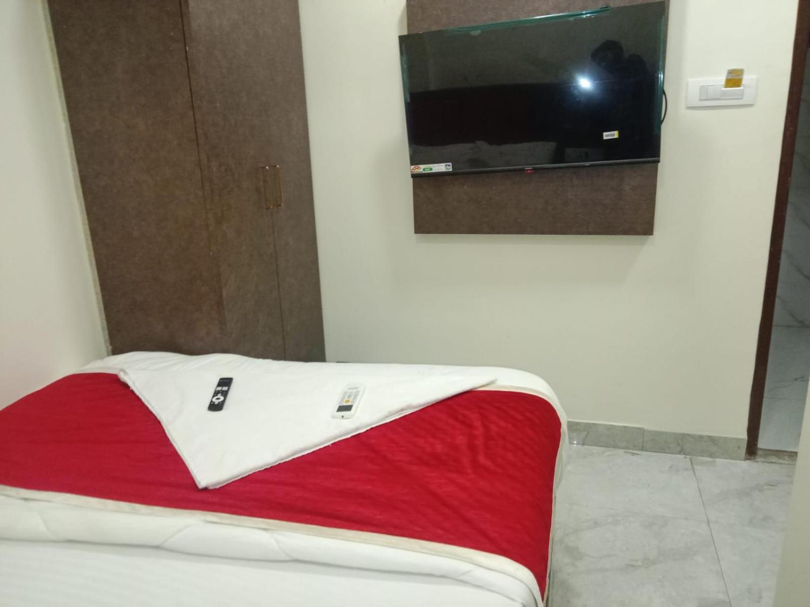 The B Town Hotel 2*