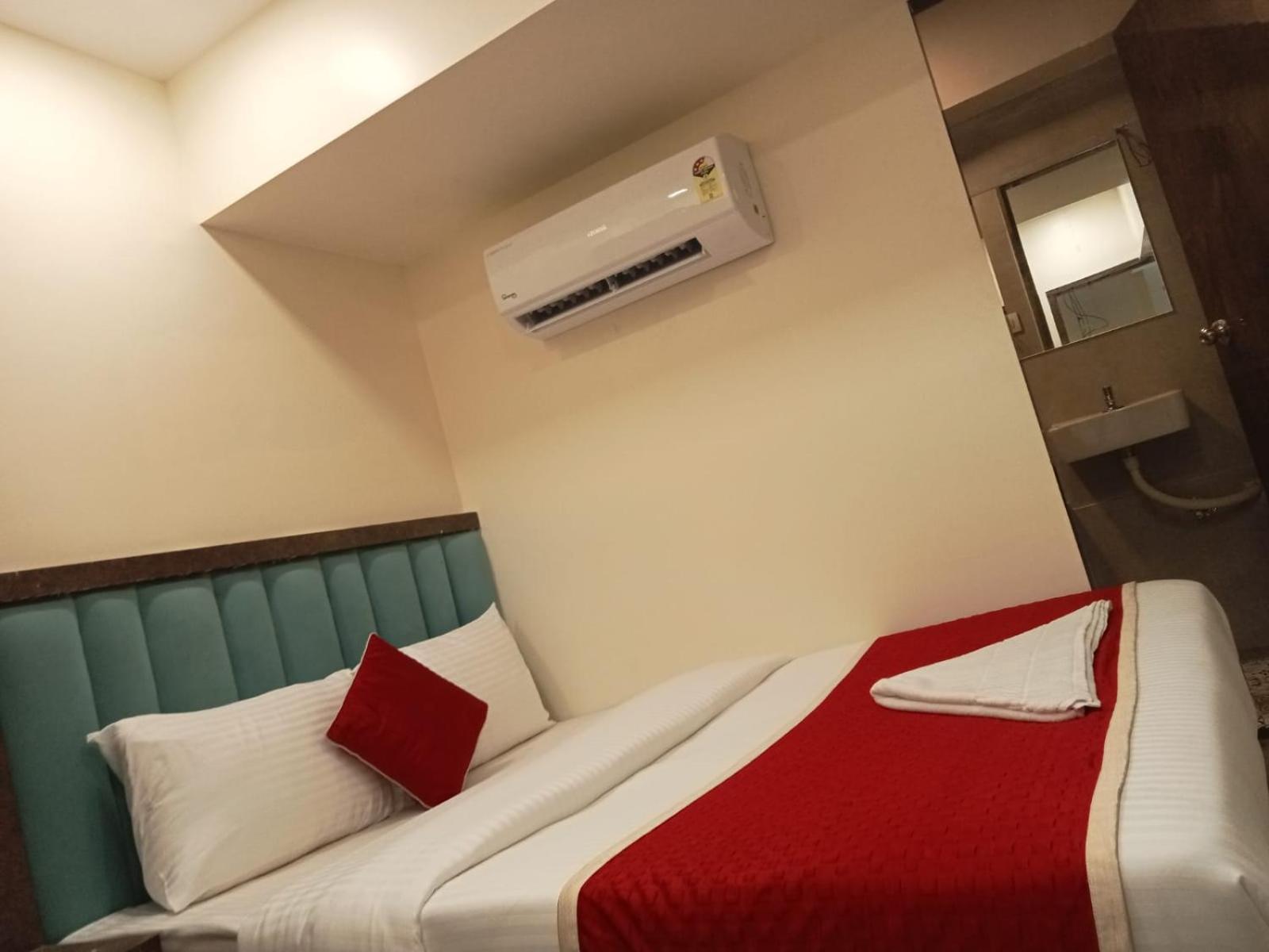 Hotel The B Town 2*