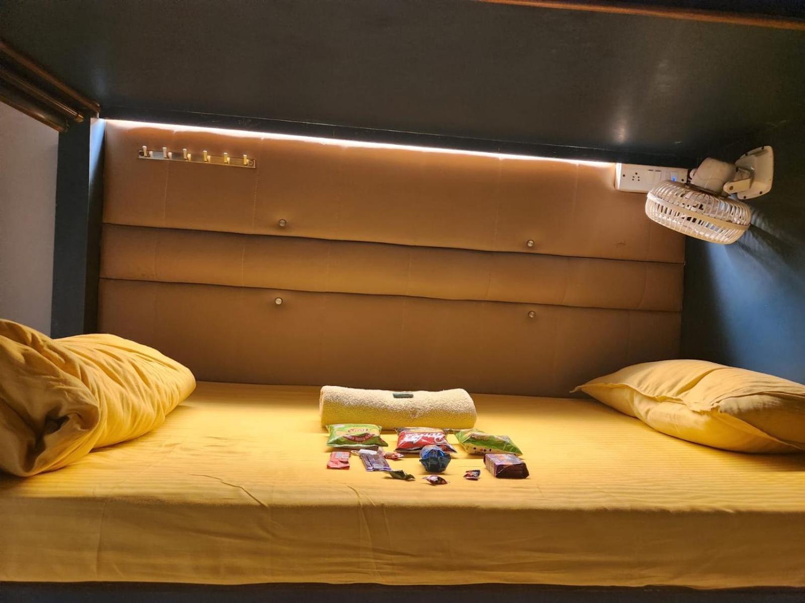 Hostel Sinhassan Juhu Mumbai