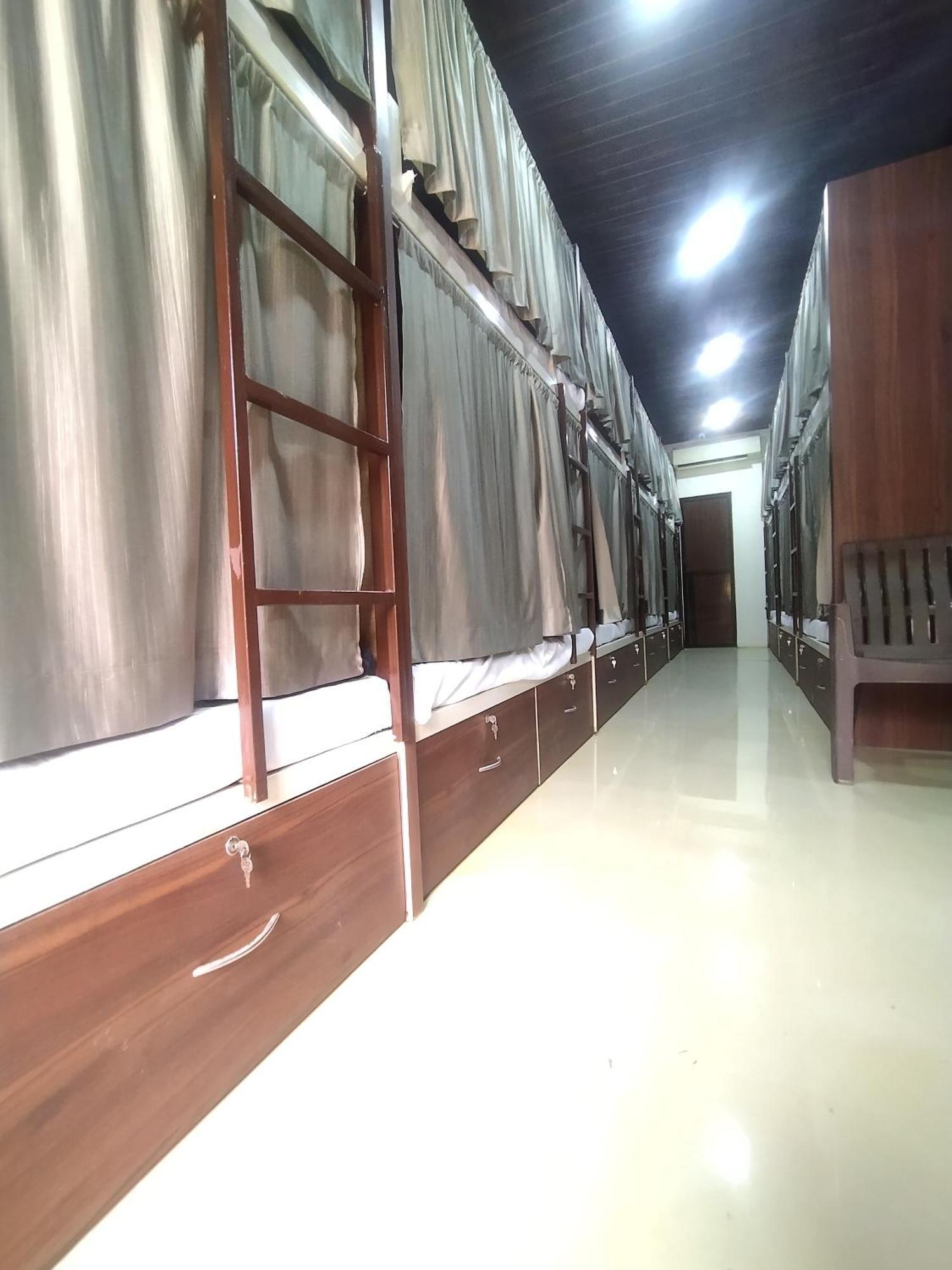Hostel Afreen Ac Dormitory Mumbai