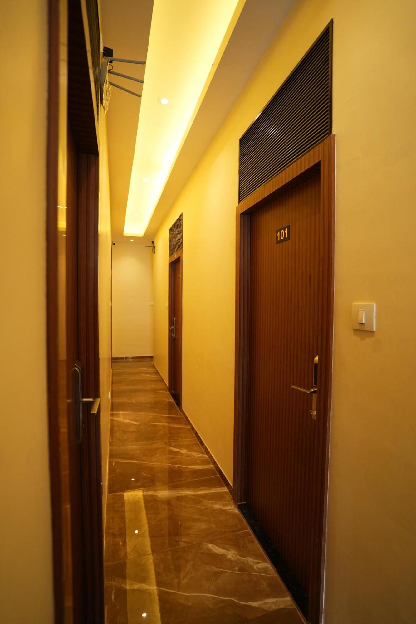 Boston Hotel Mumbai