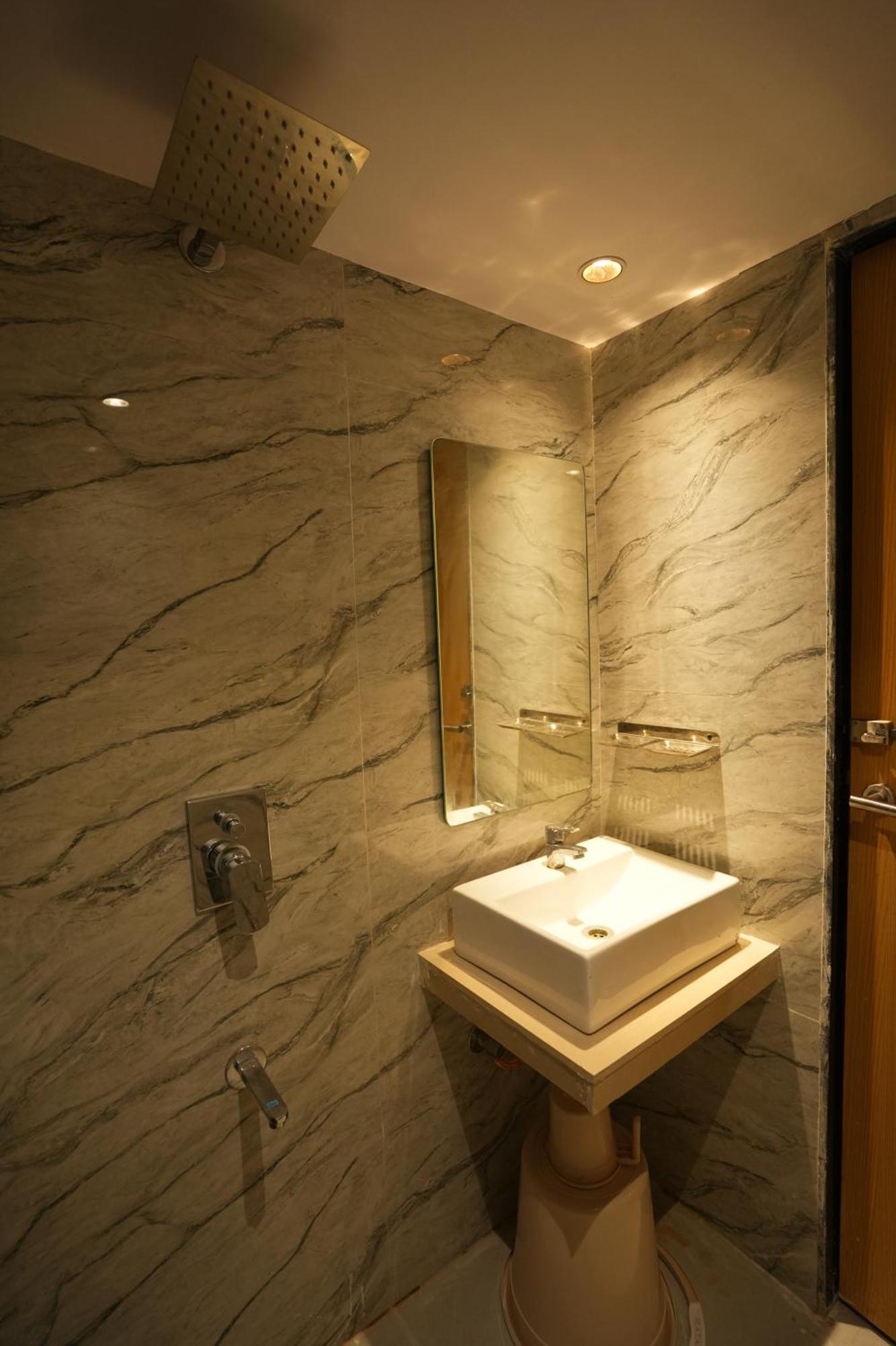 Boston Hotel 2*