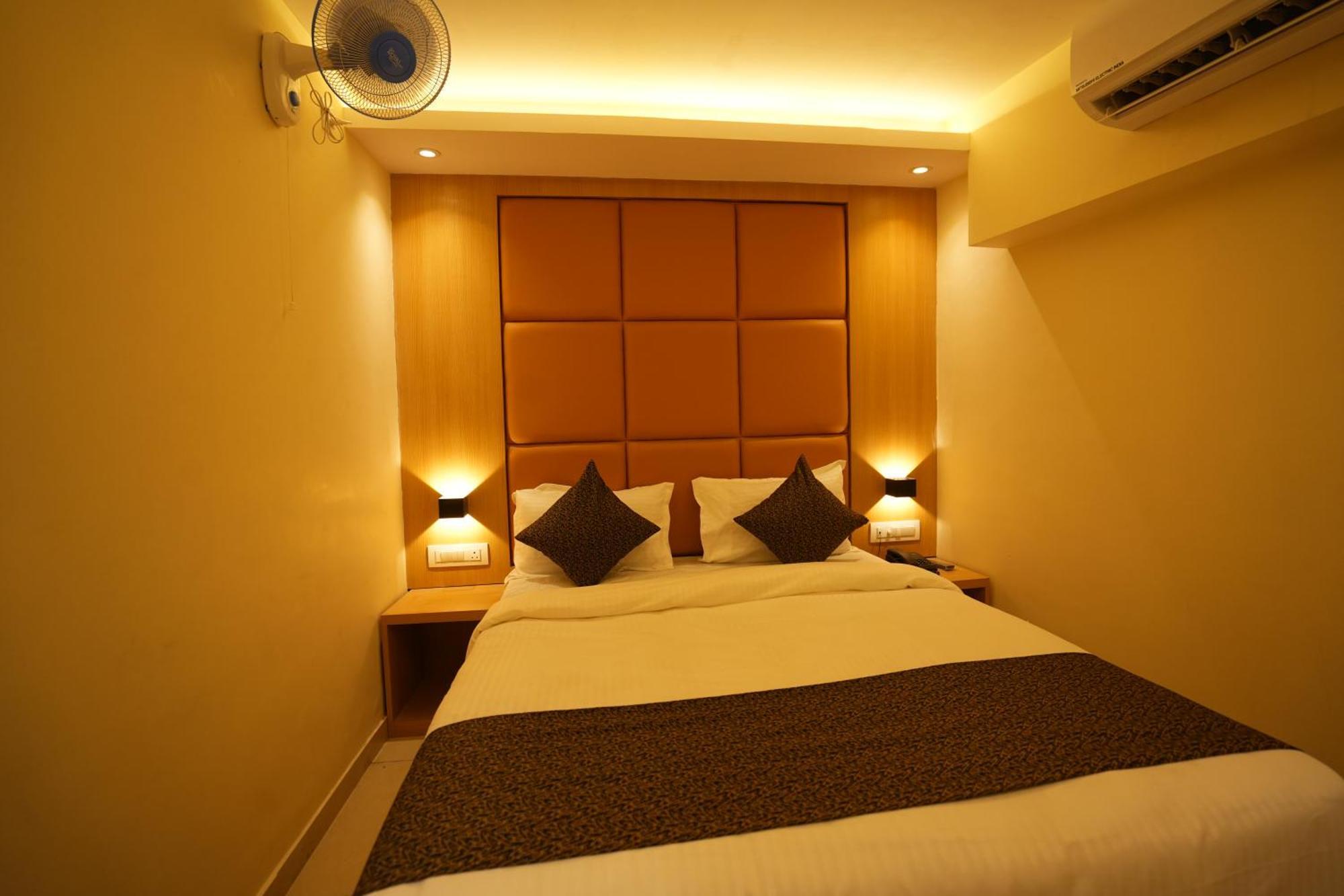 Hotel Boston 2*
