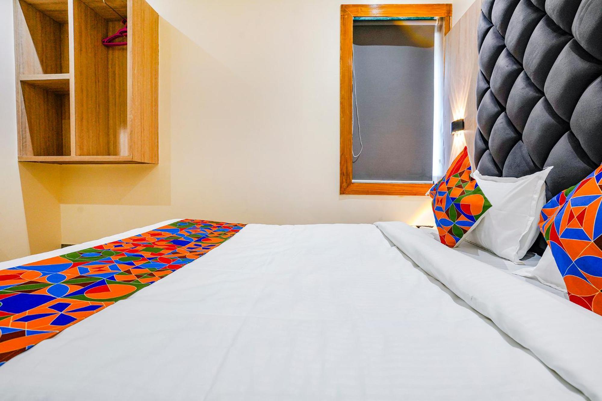 Fabhotel Riza International Hotel 3*