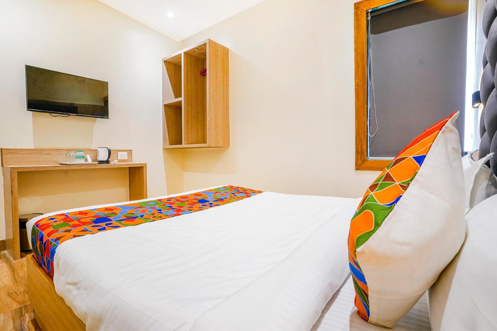 Fabhotel Riza International 3*