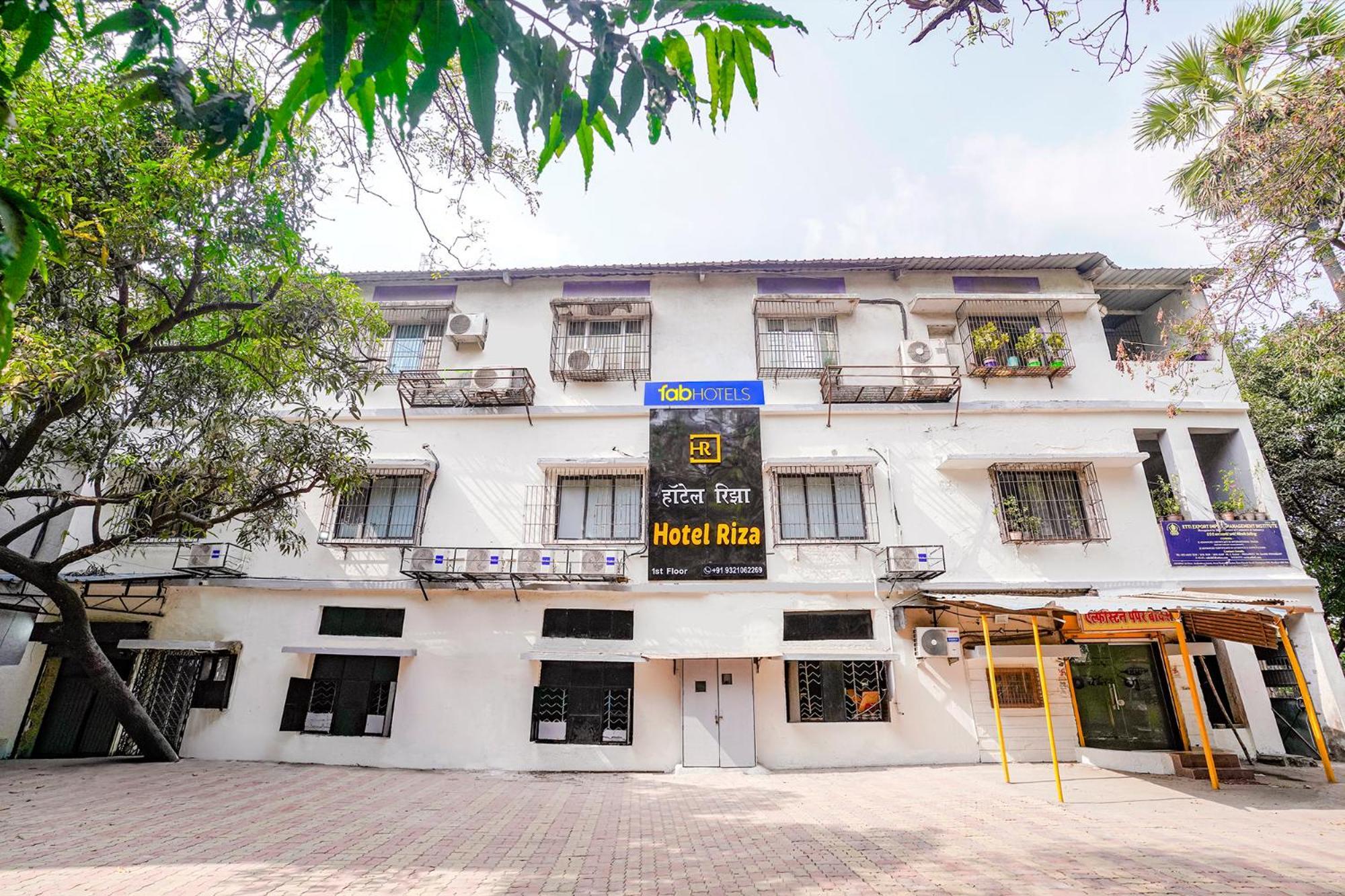Fabhotel Riza International