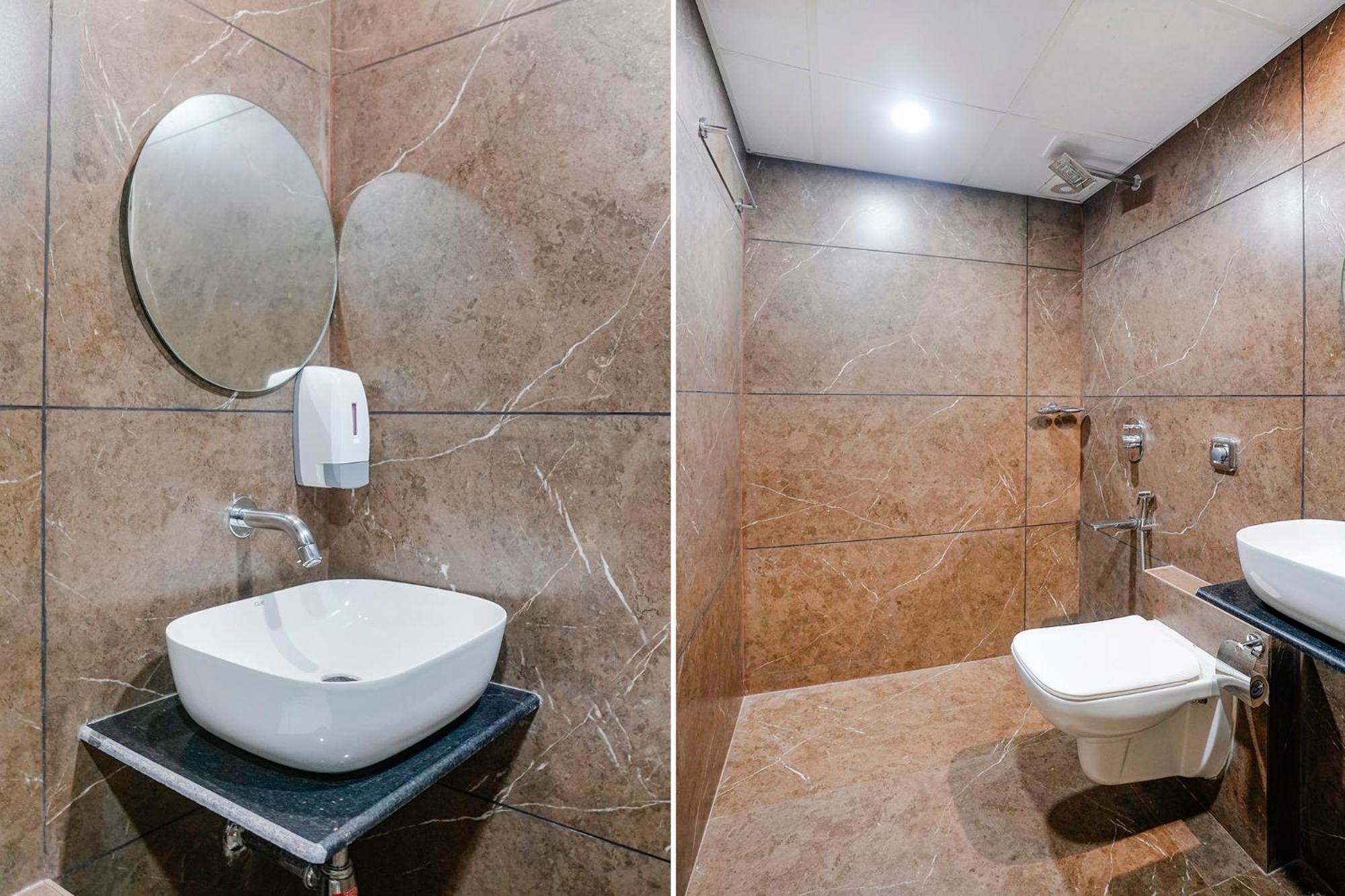 Fabhotel Riza International Hotel