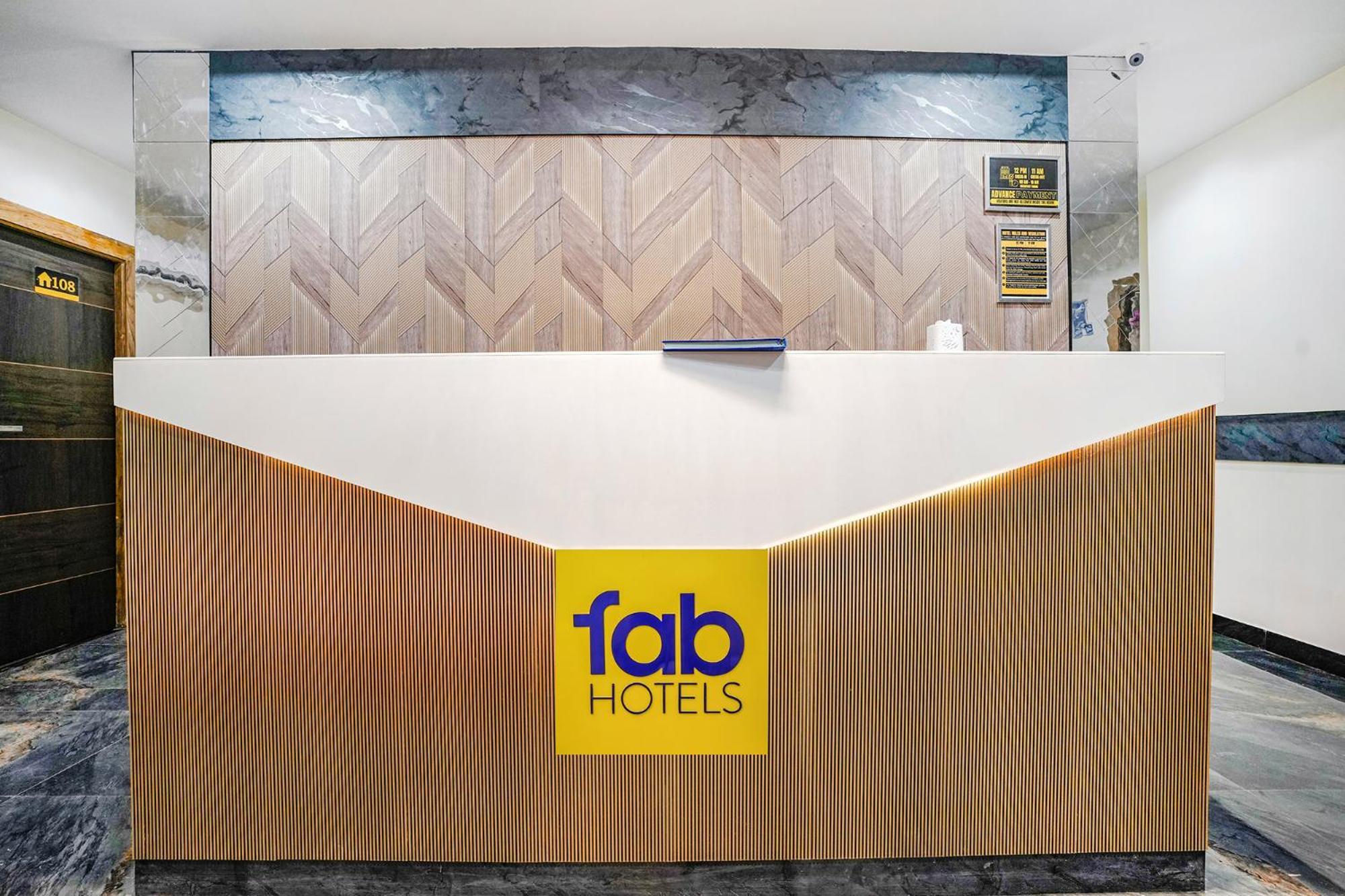 Hotel Fabhotel Riza International