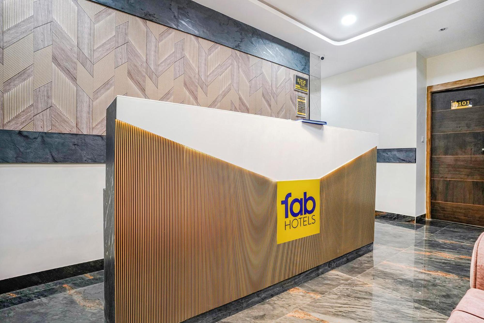 Fabhotel Riza International 3*