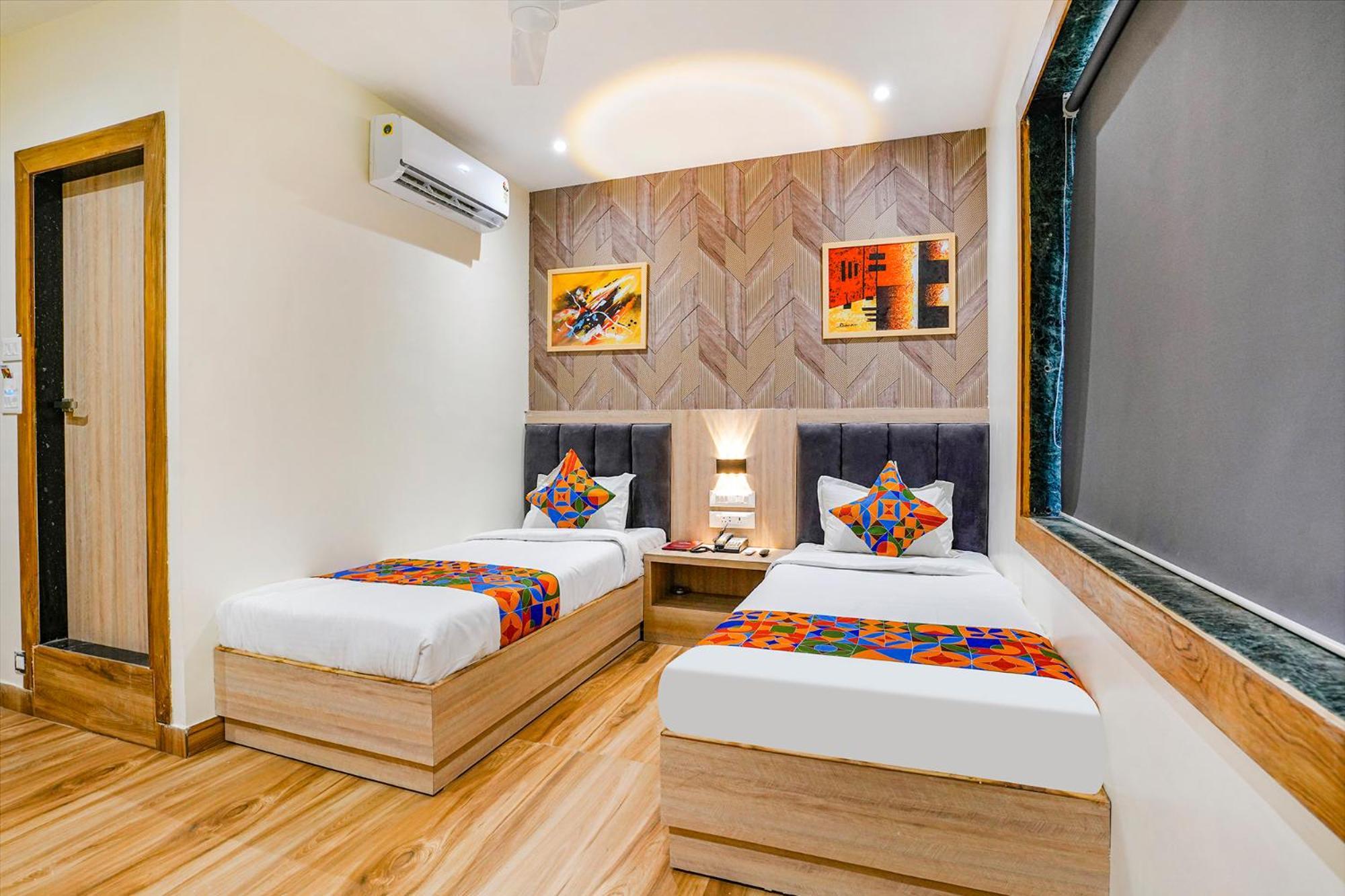 Fabhotel Riza International Hotel 3*