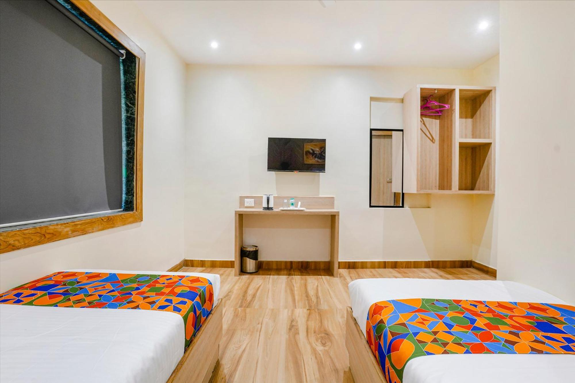 Hotel Fabhotel Riza International 3*