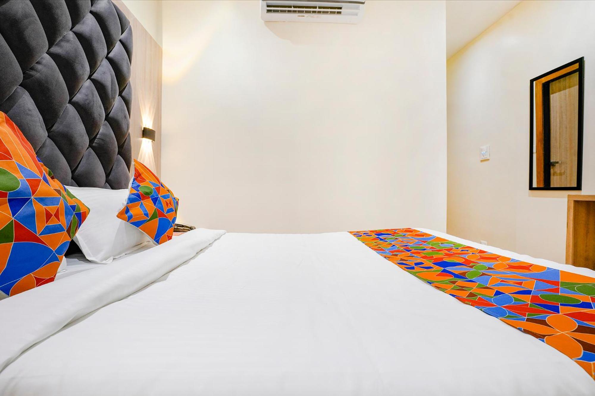 Hotel Fabhotel Riza International 3*