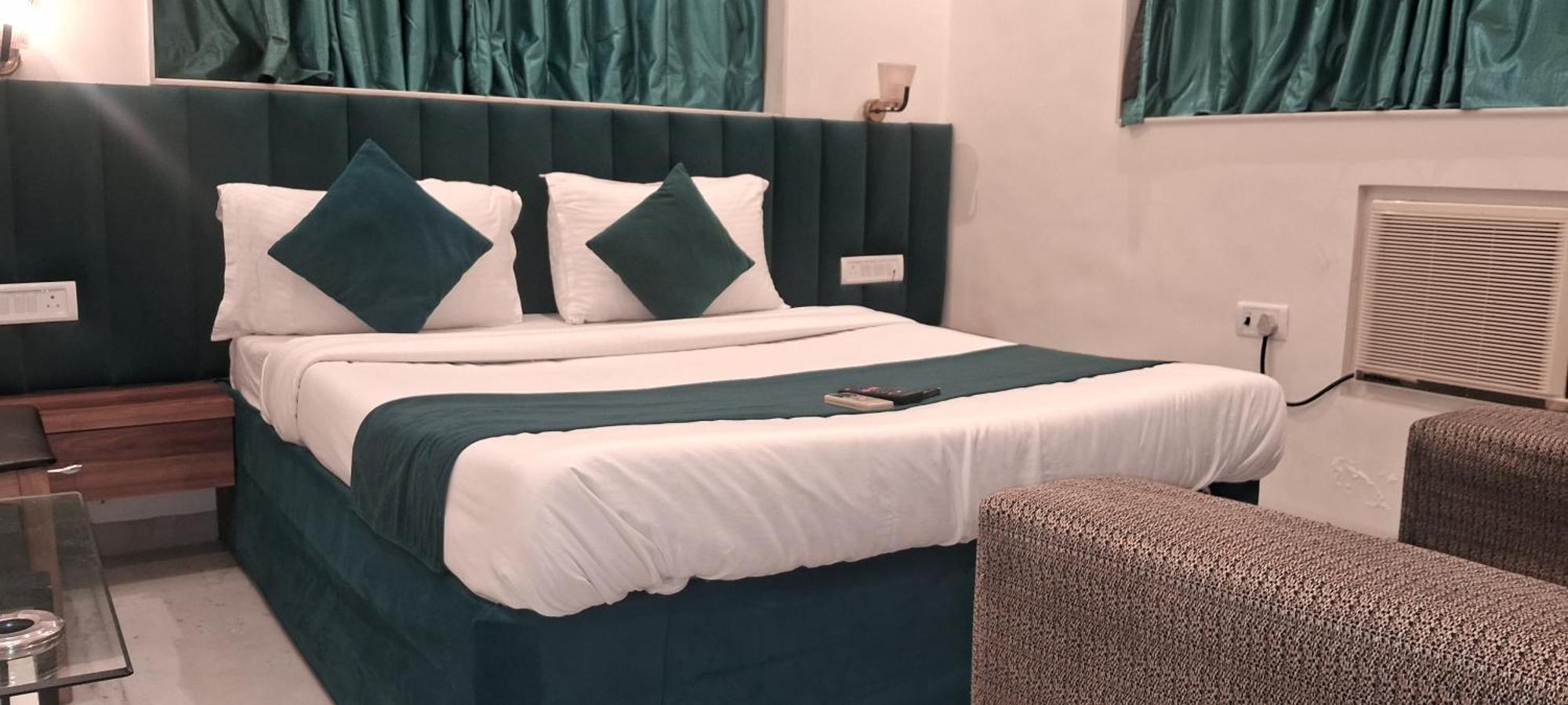 Shine Hospitality Group Hotel