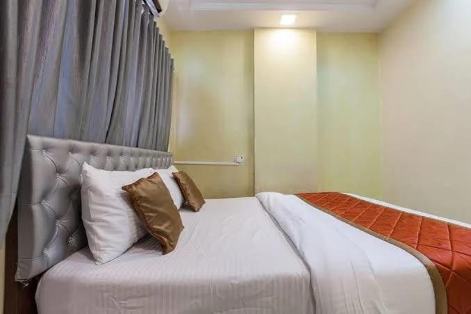 Talon Hotel *
