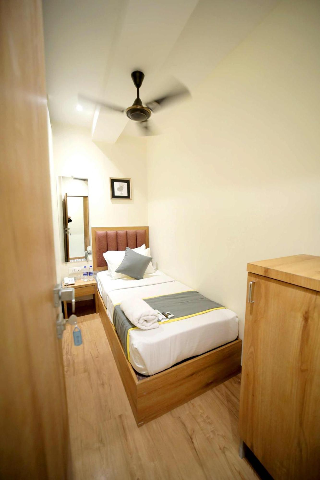 Hostel Cabinstay-airport