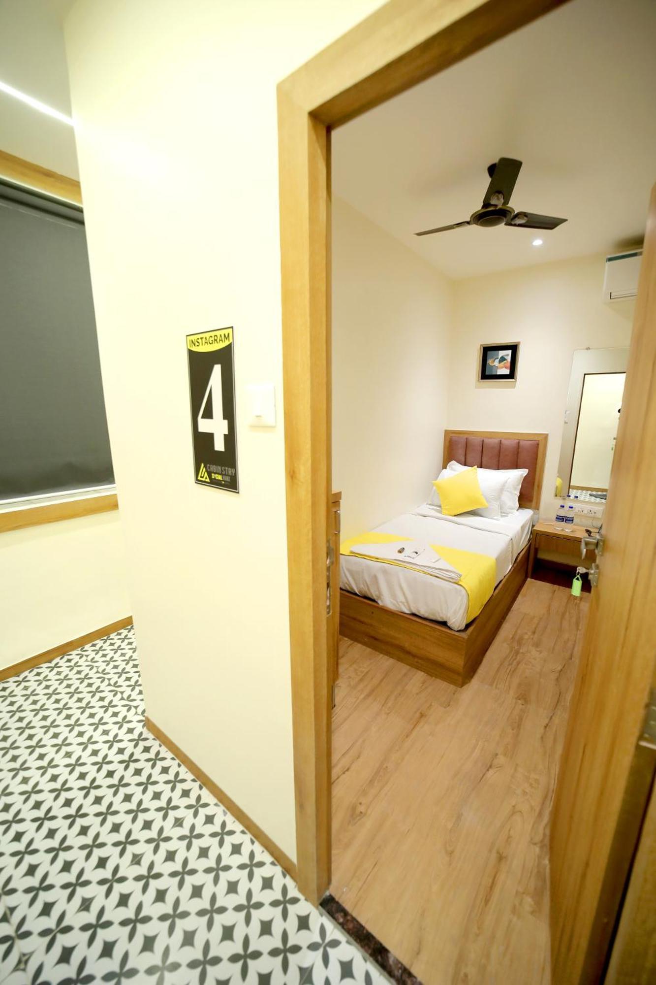 Hostel Cabinstay-airport