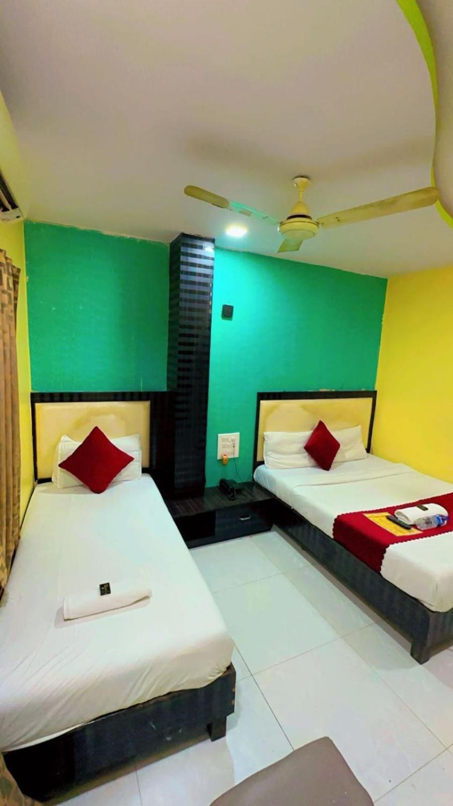 Hotel Avenue Near T-2 International Airport Mumbai