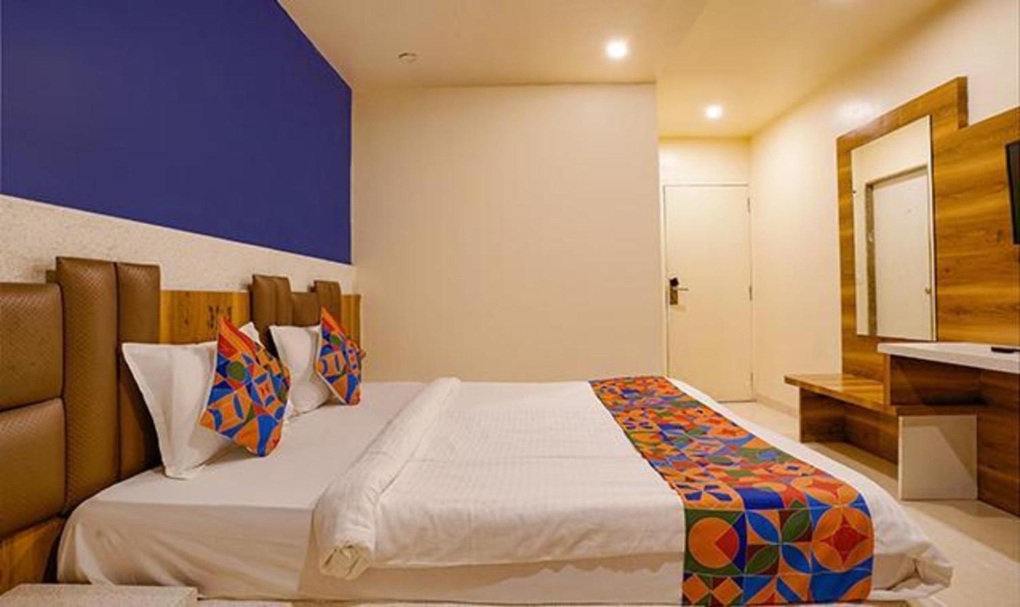 Fabexpress Veera Residency 3*