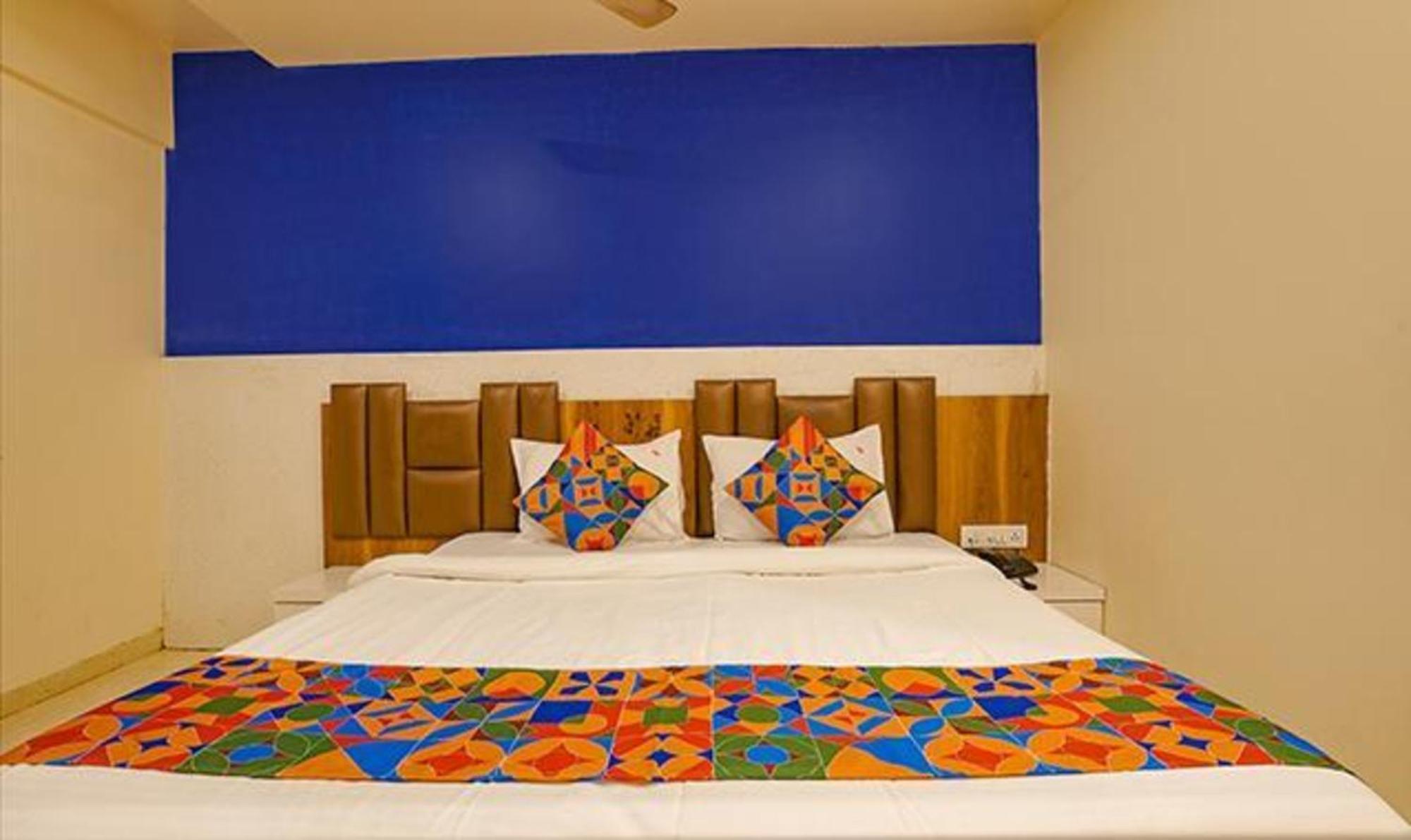 Fabexpress Veera Residency Hotel
