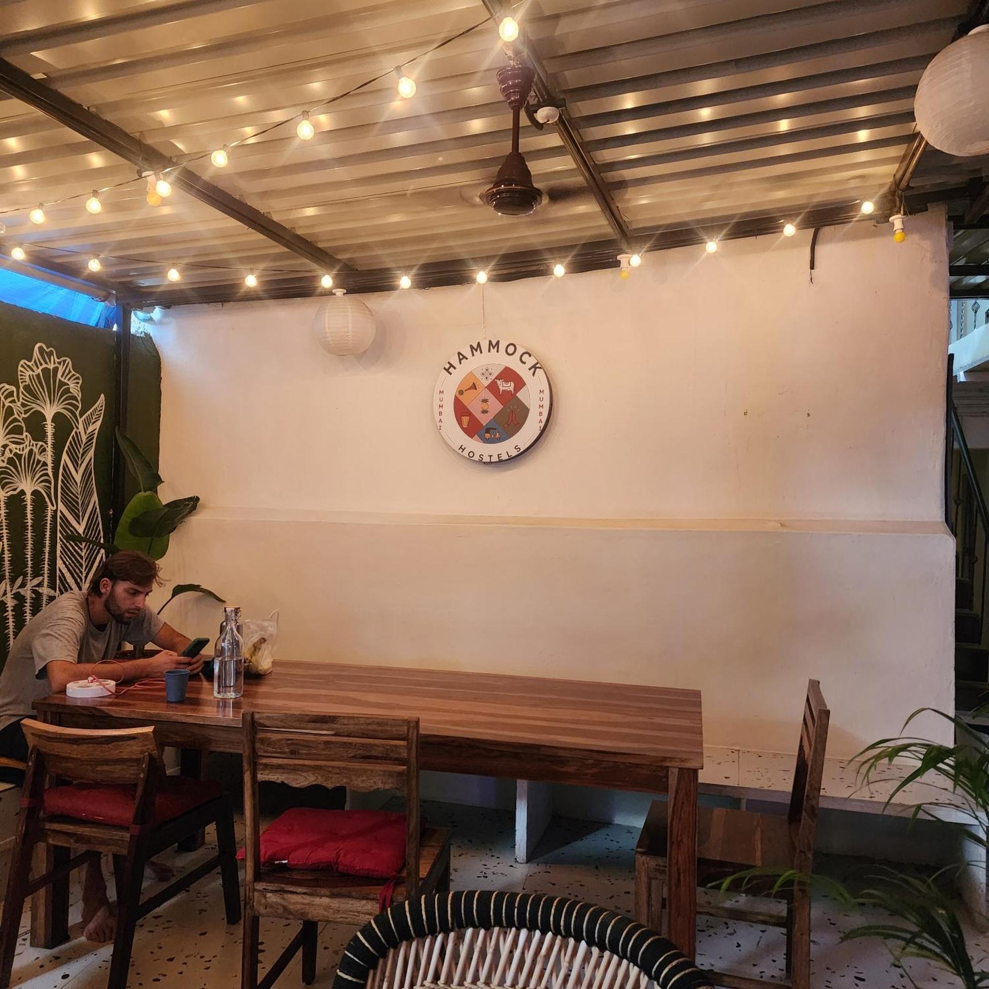 Hostel Hammock - Bandra Mumbai