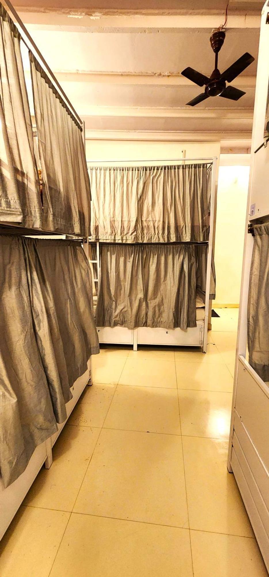 Hostel Hammock - Bandra Mumbai