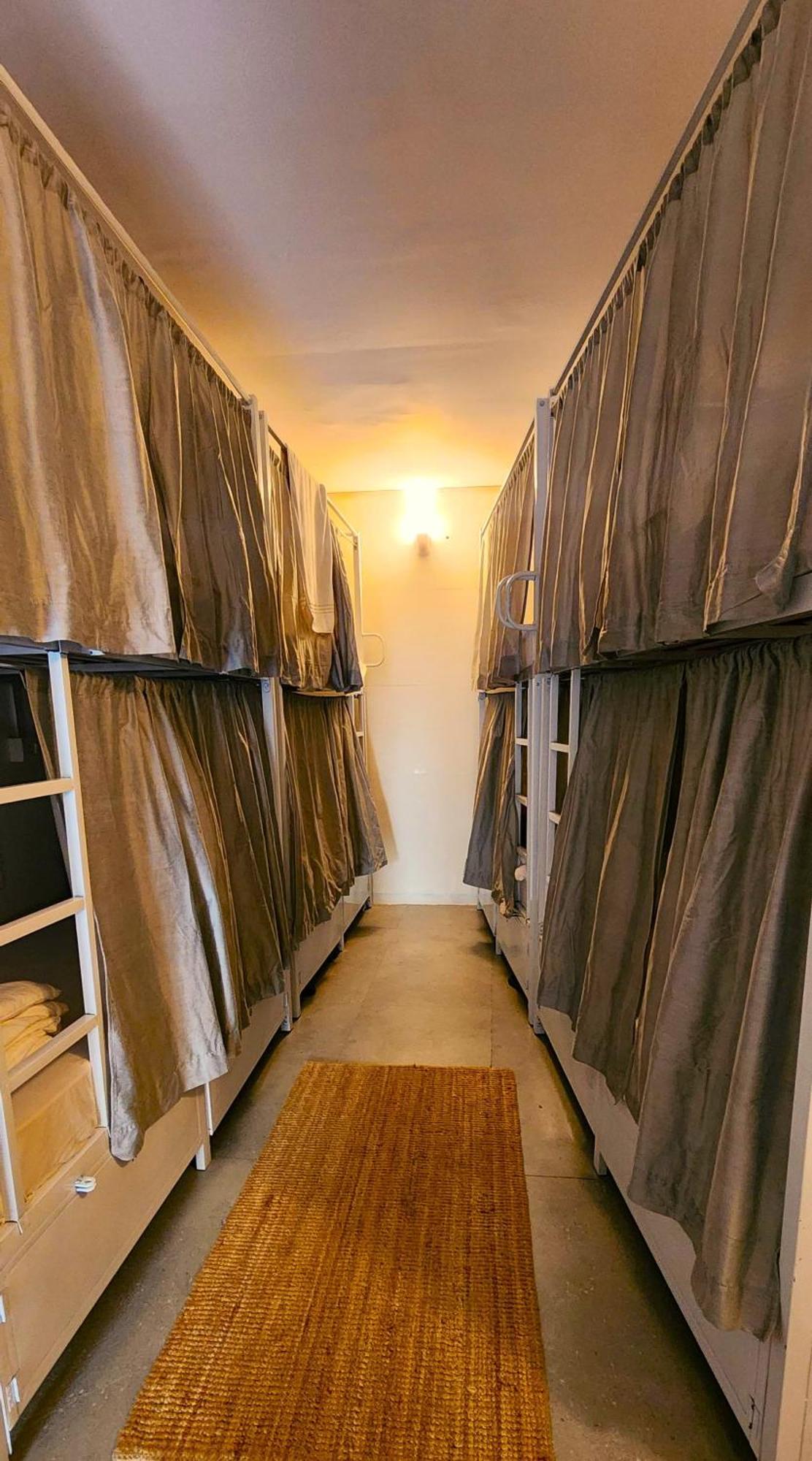 Hammock - Bandra Hostel