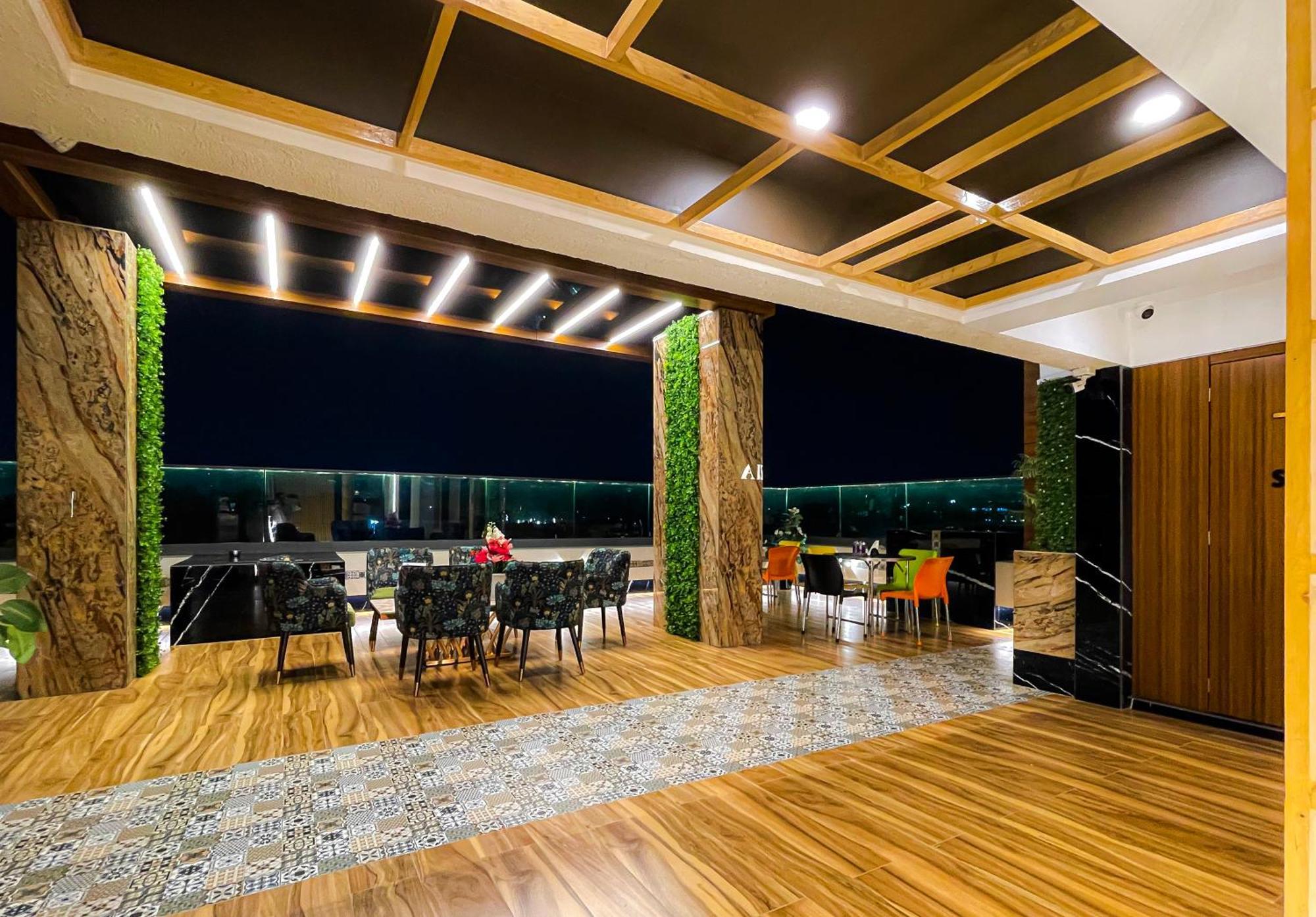Hotel Auris & Banquets, International Airport