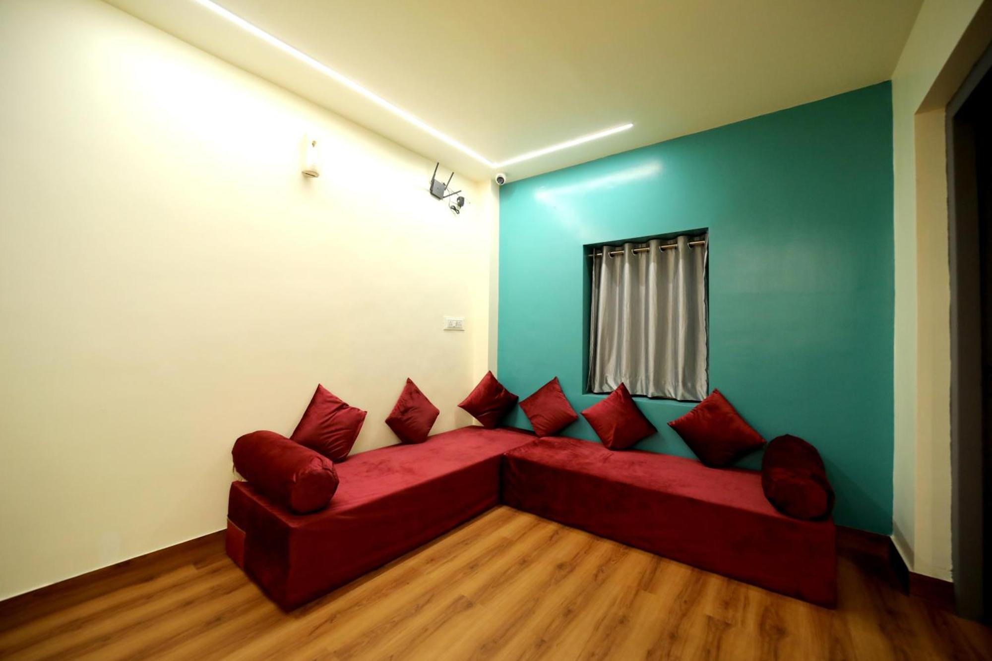Stay-social Hubz Hostel