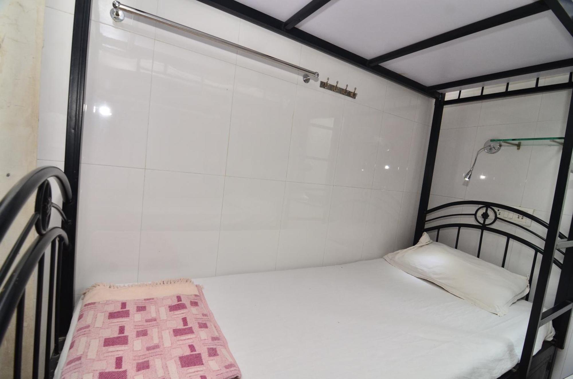 Hotel Shri Laxmi *