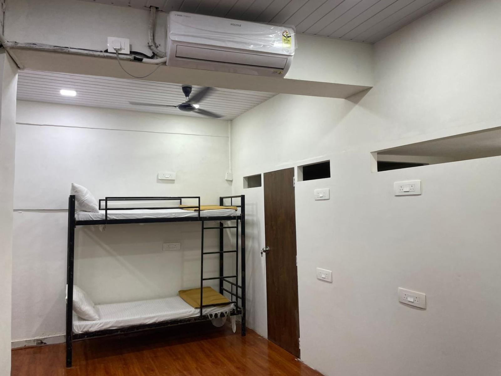Hotel Grand Dyad - Near Kokilaben Hospital Andheri West 3*