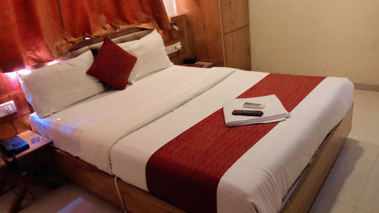 Grandeur By Avion Palace Near T2 International Airport Mumbai