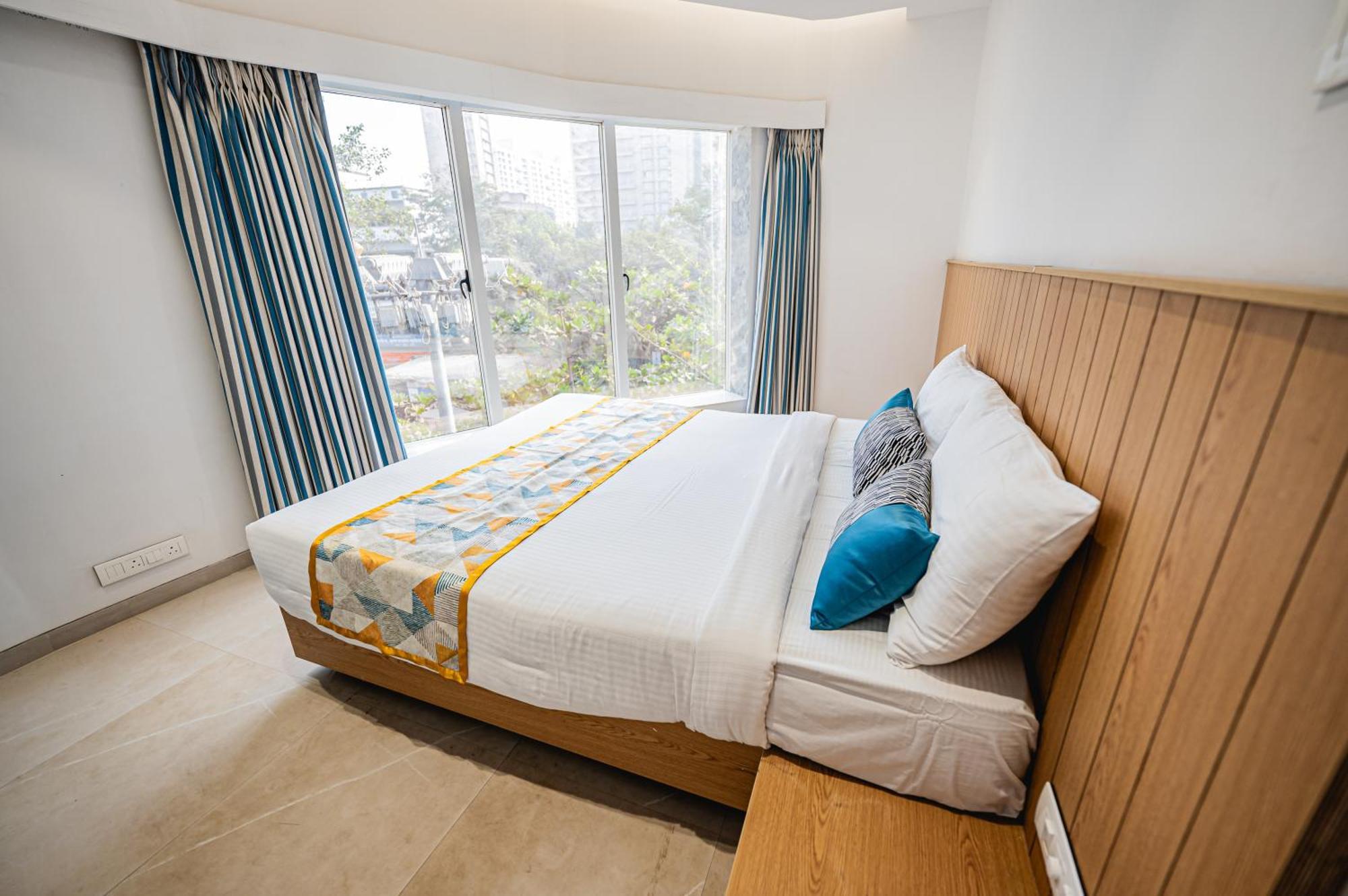Indie Studios, Chembur Hotel