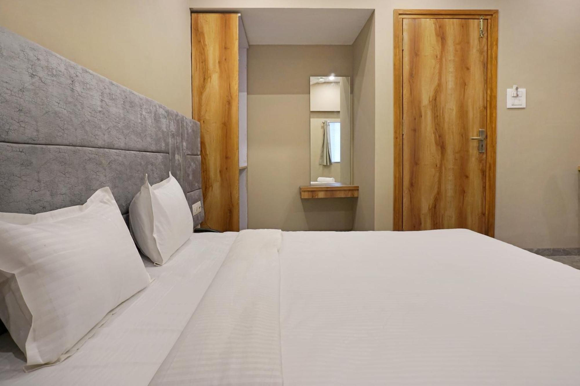 Nest Hotel *