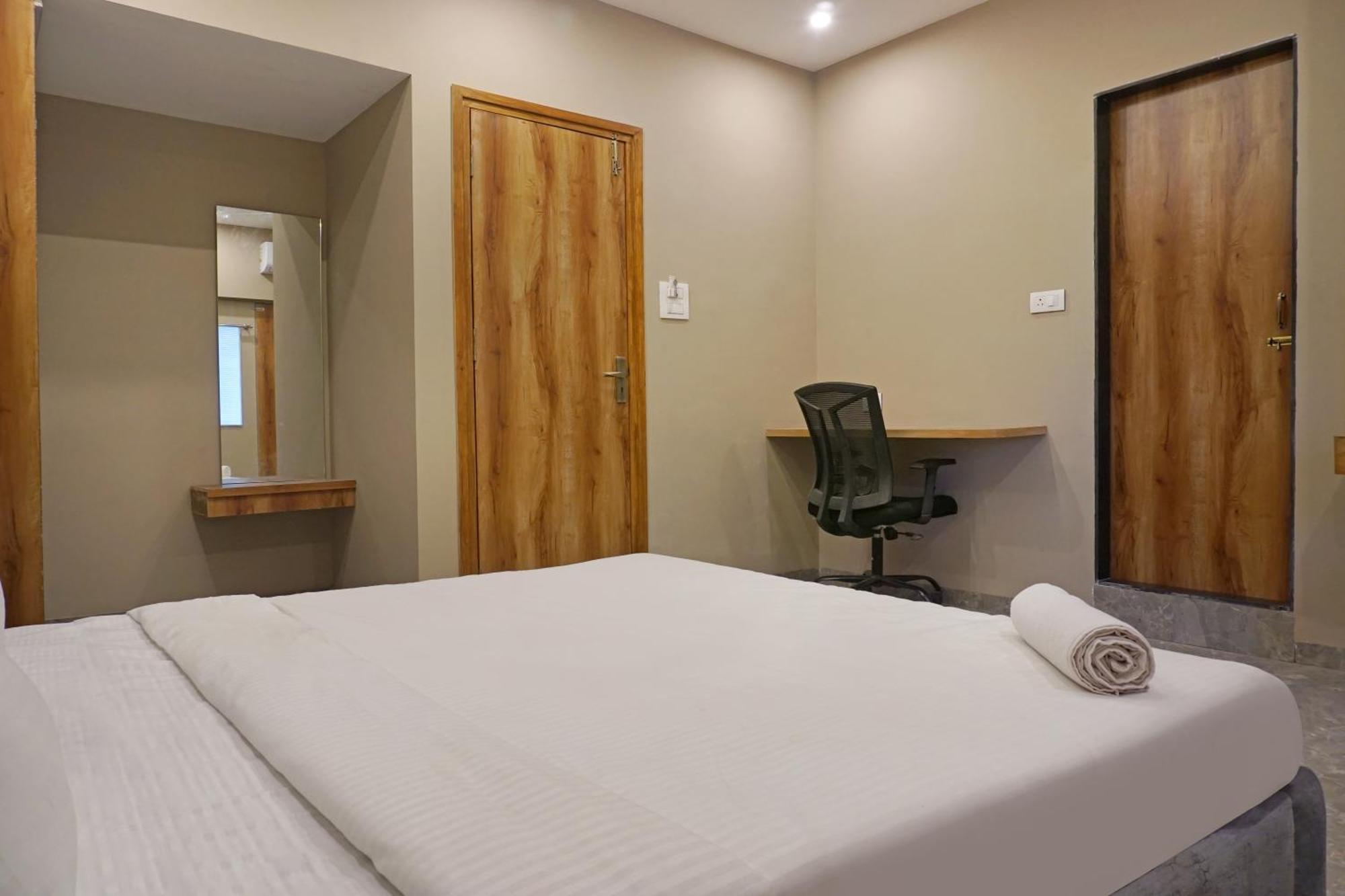 Nest Hotel *