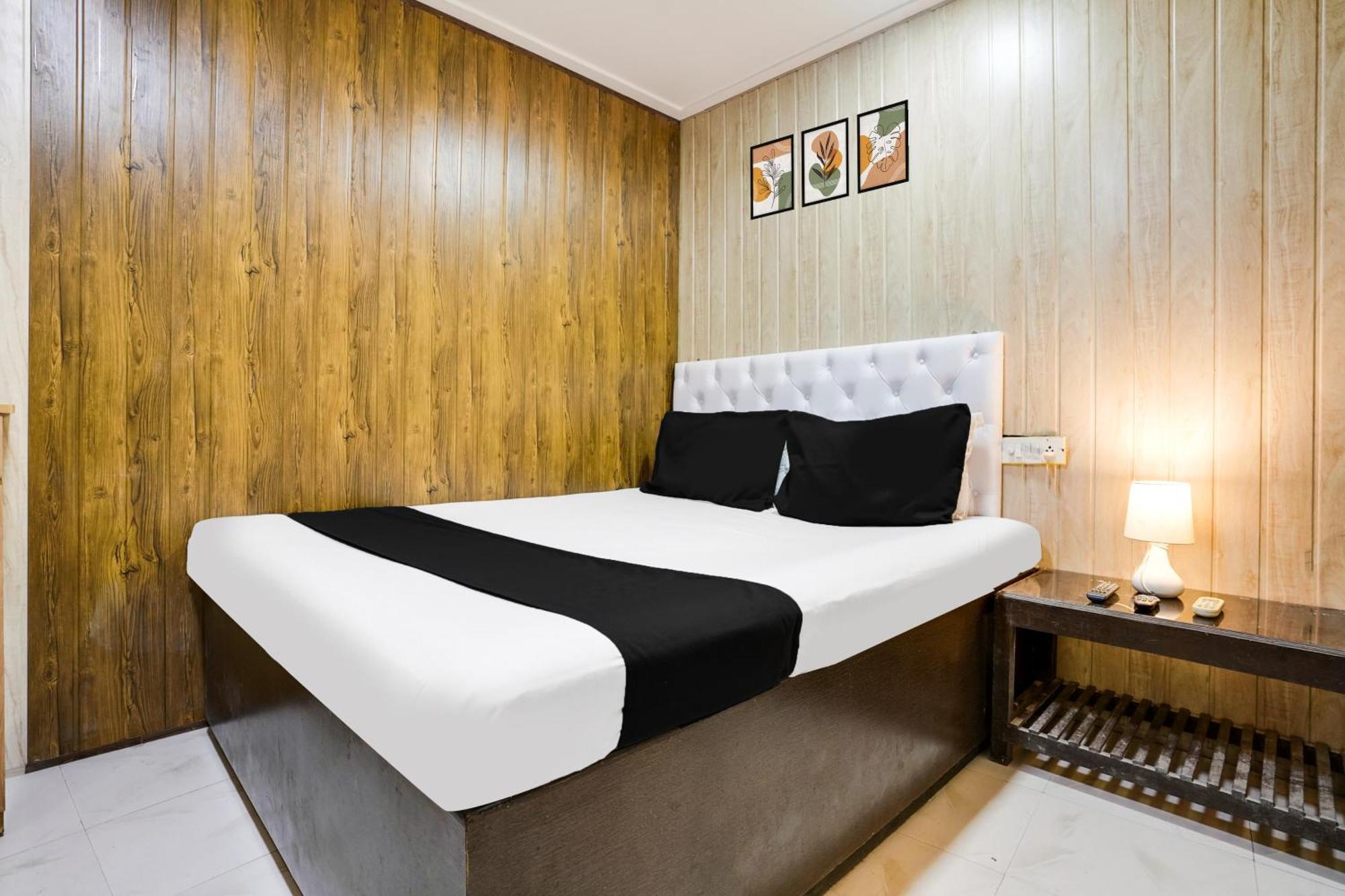 Hotel O Om Sai Palace 3*