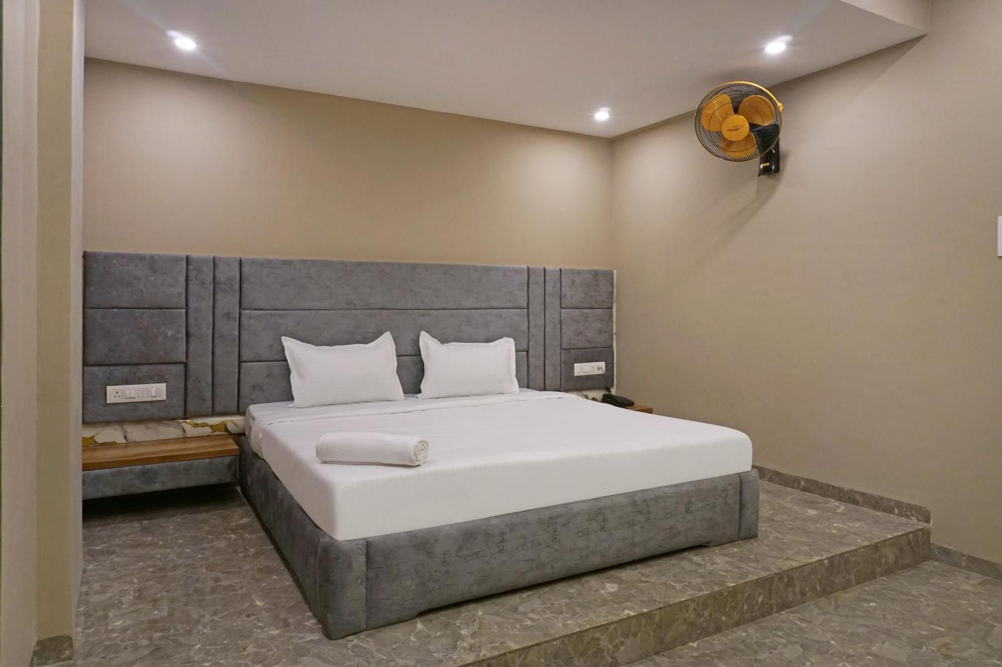 Nest Hotel *