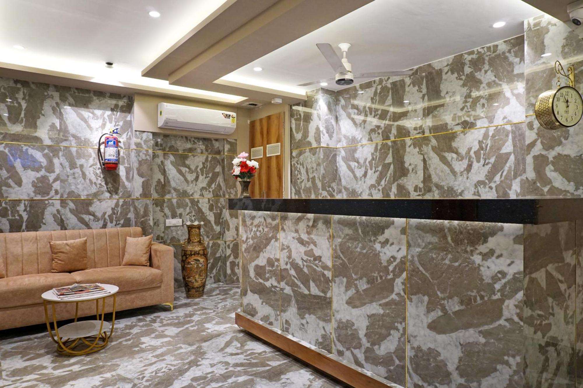 Nest Hotel *