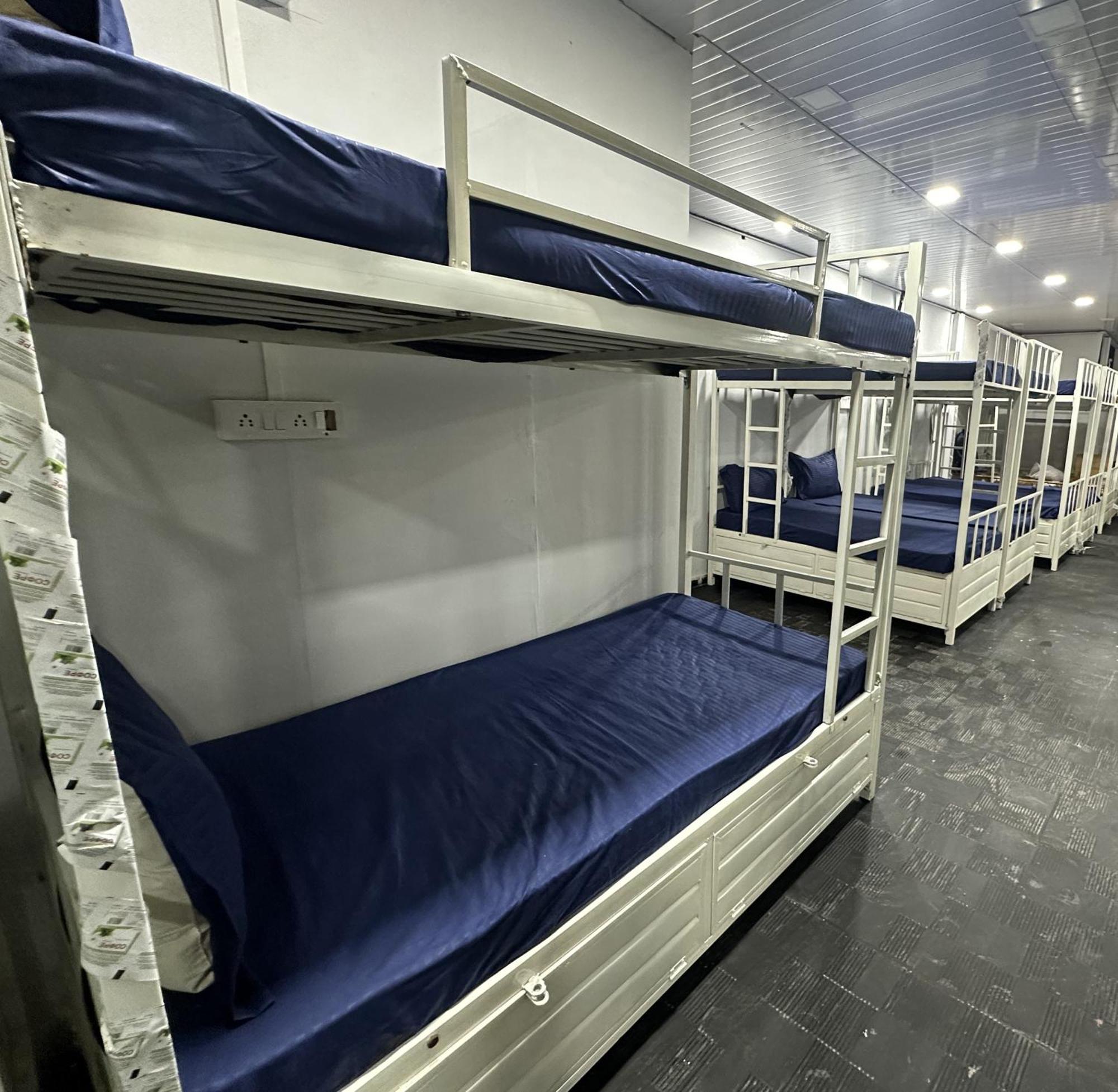 Hostel Zest 1054-andheri West *