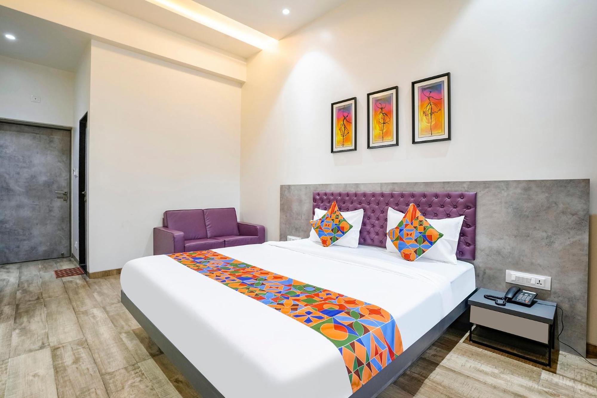 Fabhotel Global Spaces - Nr Nesco Exhibition Center Hotel 3*